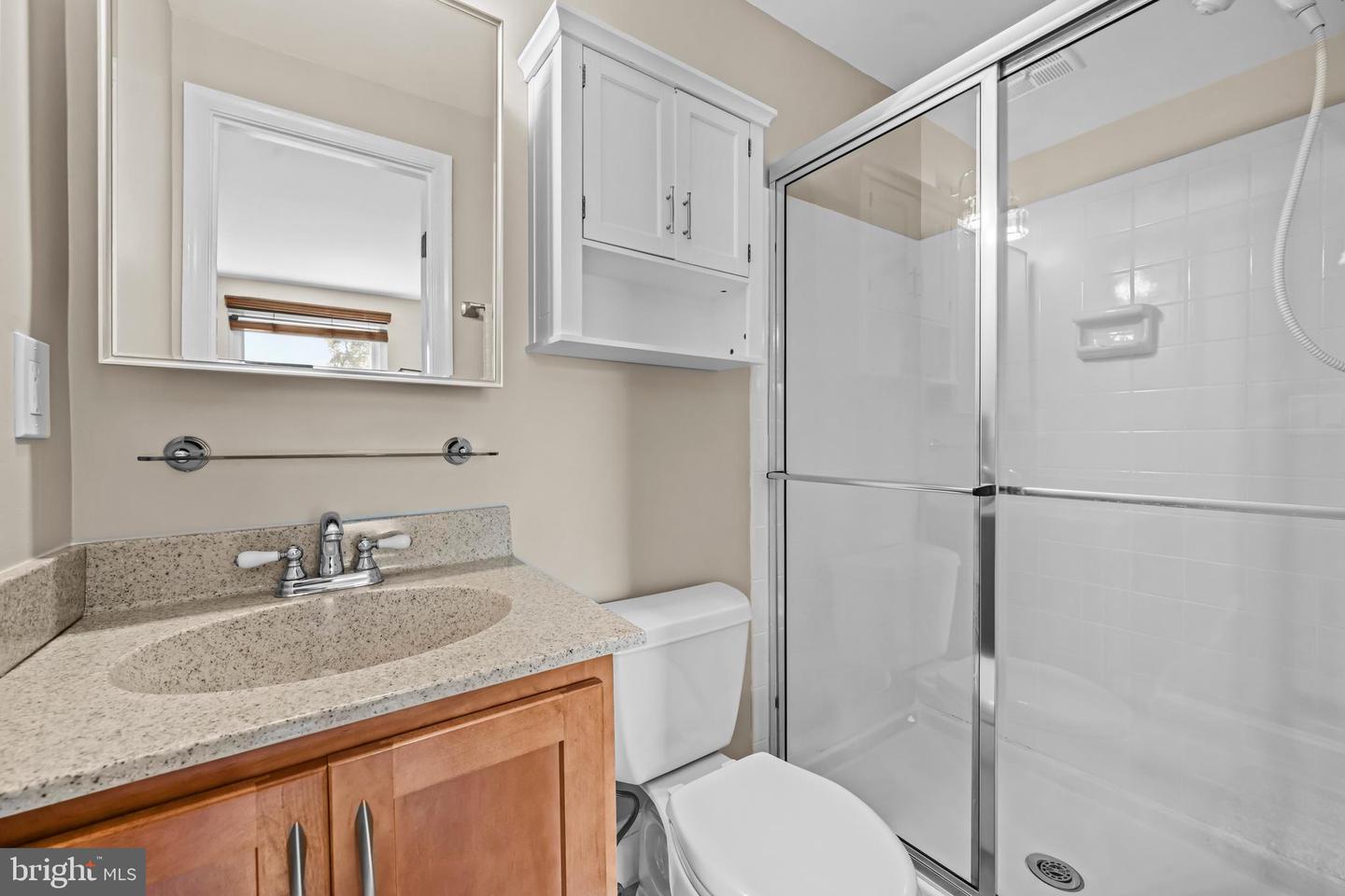 2952 OAKLEIGH LN, OAKTON, Virginia 22124, 3 Bedrooms Bedrooms, 7 Rooms Rooms,3 BathroomsBathrooms,Residential,For sale,2952 OAKLEIGH LN,VAFX2261272 MLS # VAFX2261272