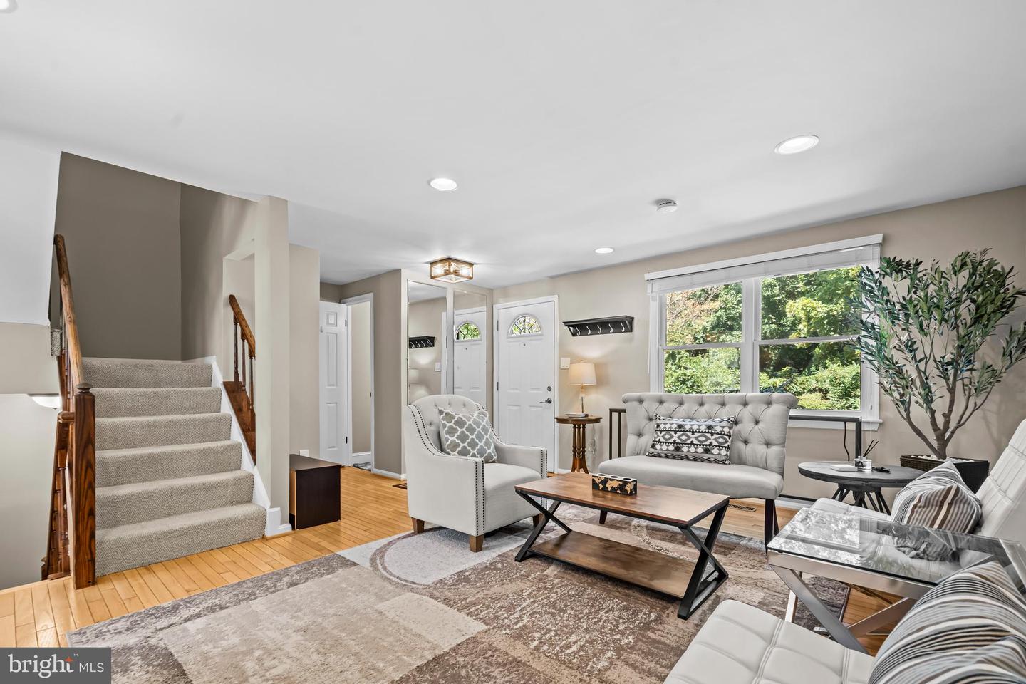 2952 OAKLEIGH LN, OAKTON, Virginia 22124, 3 Bedrooms Bedrooms, 7 Rooms Rooms,3 BathroomsBathrooms,Residential,For sale,2952 OAKLEIGH LN,VAFX2261272 MLS # VAFX2261272