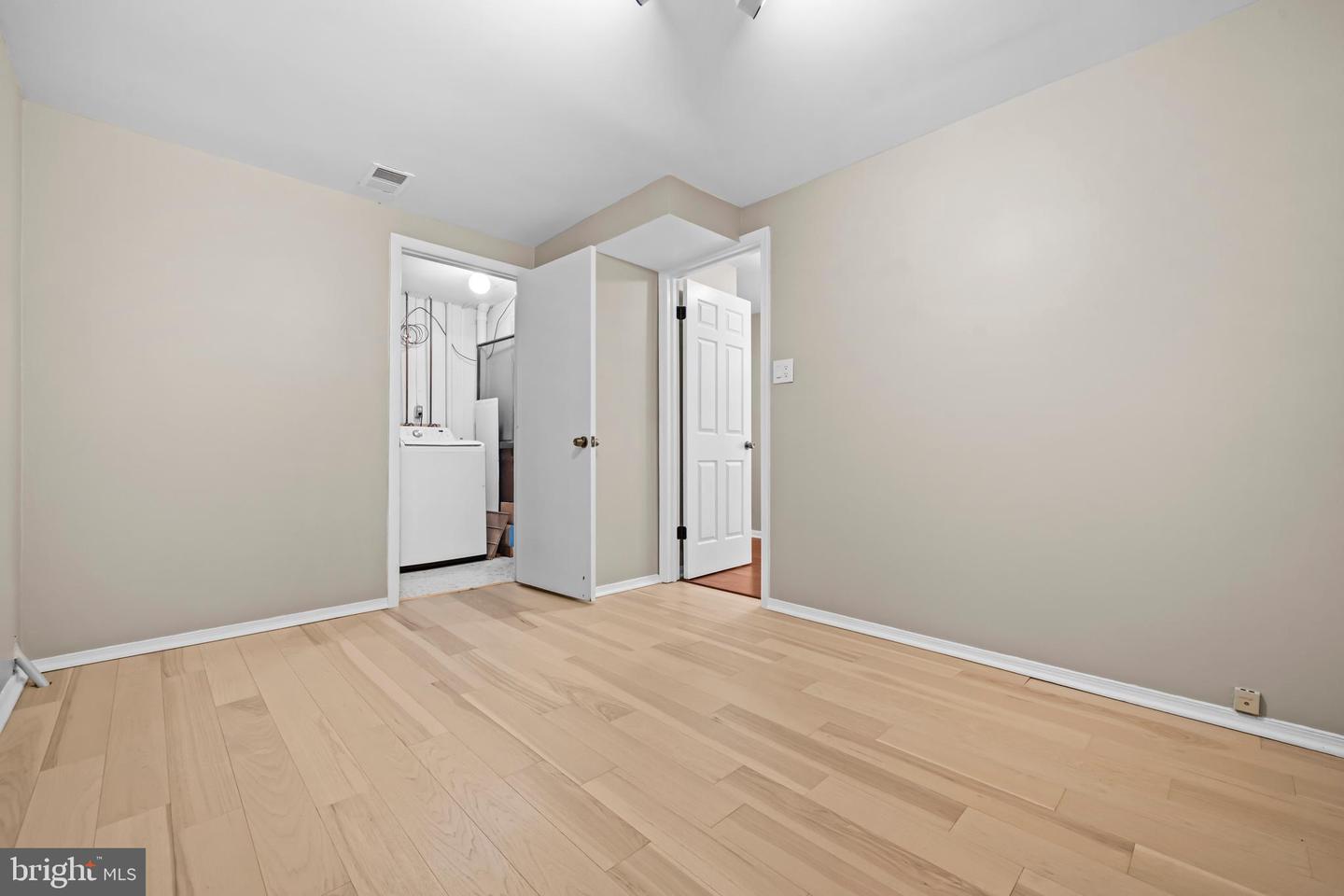 2952 OAKLEIGH LN, OAKTON, Virginia 22124, 3 Bedrooms Bedrooms, 7 Rooms Rooms,3 BathroomsBathrooms,Residential,For sale,2952 OAKLEIGH LN,VAFX2261272 MLS # VAFX2261272