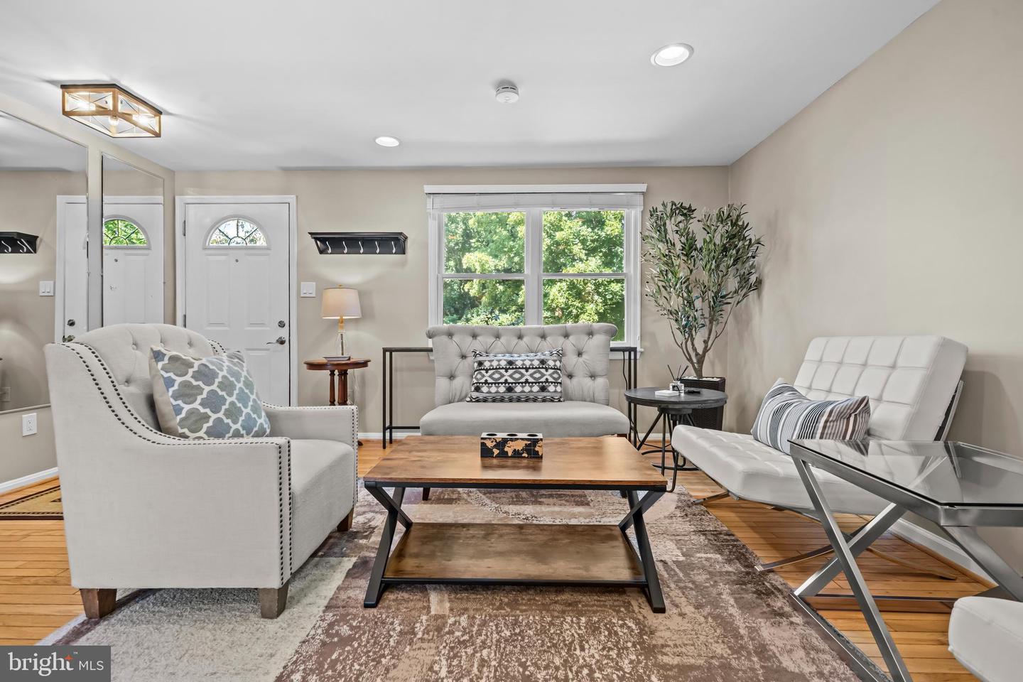 2952 OAKLEIGH LN, OAKTON, Virginia 22124, 3 Bedrooms Bedrooms, 7 Rooms Rooms,3 BathroomsBathrooms,Residential,For sale,2952 OAKLEIGH LN,VAFX2261272 MLS # VAFX2261272