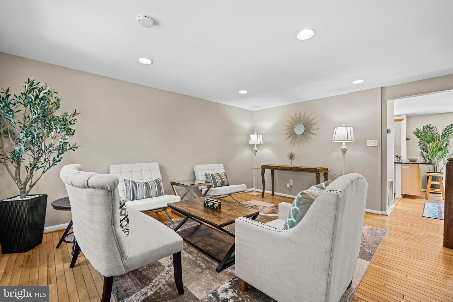 2952 OAKLEIGH LN, OAKTON, Virginia 22124, 3 Bedrooms Bedrooms, 7 Rooms Rooms,3 BathroomsBathrooms,Residential,For sale,2952 OAKLEIGH LN,VAFX2261272 MLS # VAFX2261272