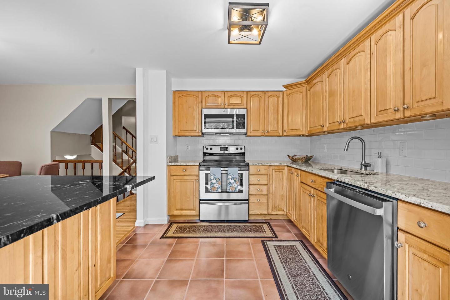 2952 OAKLEIGH LN, OAKTON, Virginia 22124, 3 Bedrooms Bedrooms, 7 Rooms Rooms,3 BathroomsBathrooms,Residential,For sale,2952 OAKLEIGH LN,VAFX2261272 MLS # VAFX2261272