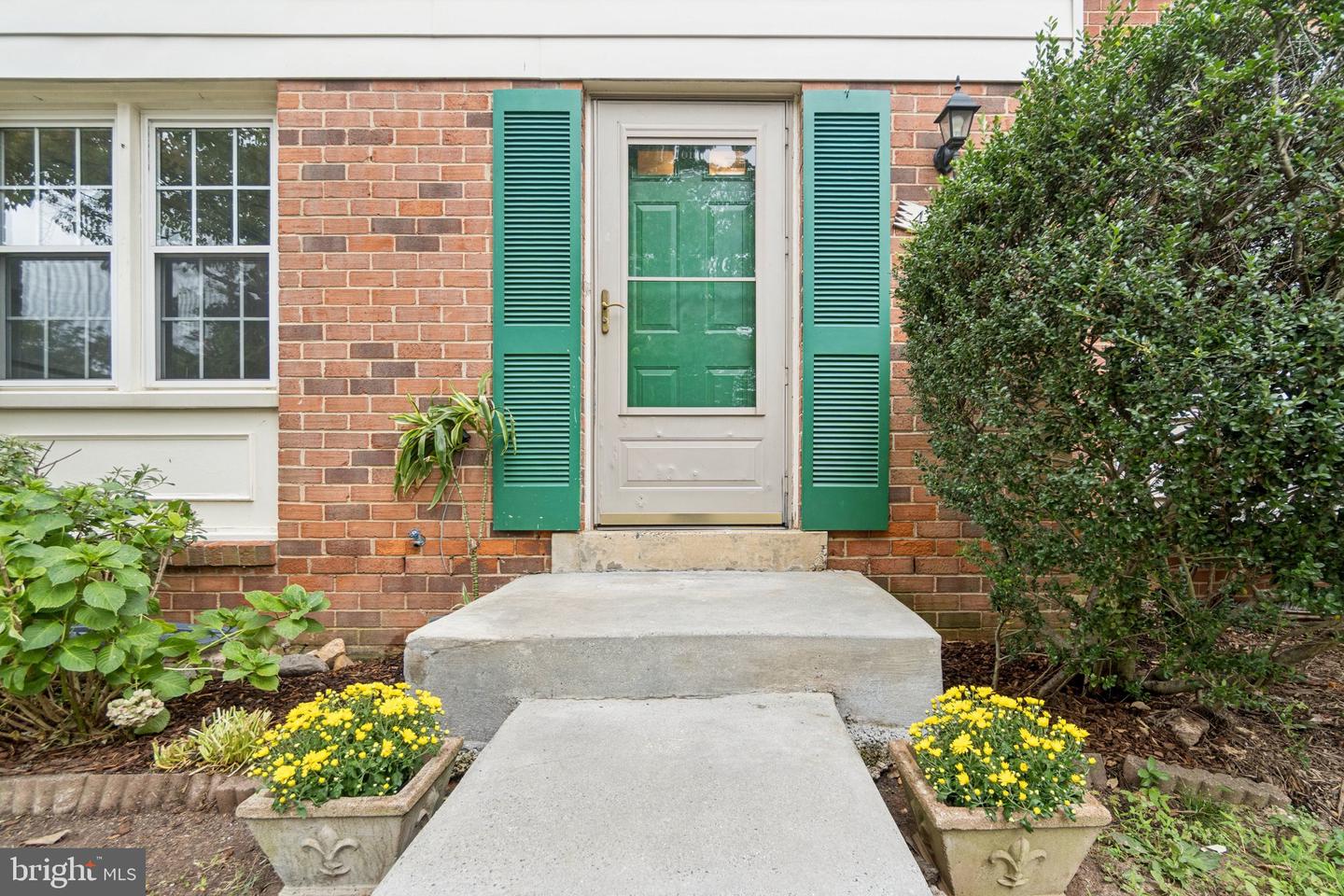 4906 VAN WALBEEK PL, ANNANDALE, Virginia 22003, 3 Bedrooms Bedrooms, ,2 BathroomsBathrooms,Residential,For sale,4906 VAN WALBEEK PL,VAFX2261322 MLS # VAFX2261322