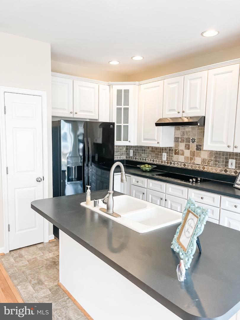 6637 RODERICK LOOP, GAINESVILLE, Virginia 20155, 3 Bedrooms Bedrooms, 12 Rooms Rooms,2 BathroomsBathrooms,Residential,For sale,6637 RODERICK LOOP,VAPW2101568 MLS # VAPW2101568