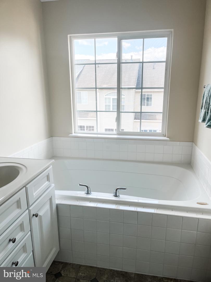 6637 RODERICK LOOP, GAINESVILLE, Virginia 20155, 3 Bedrooms Bedrooms, 12 Rooms Rooms,2 BathroomsBathrooms,Residential,For sale,6637 RODERICK LOOP,VAPW2101568 MLS # VAPW2101568