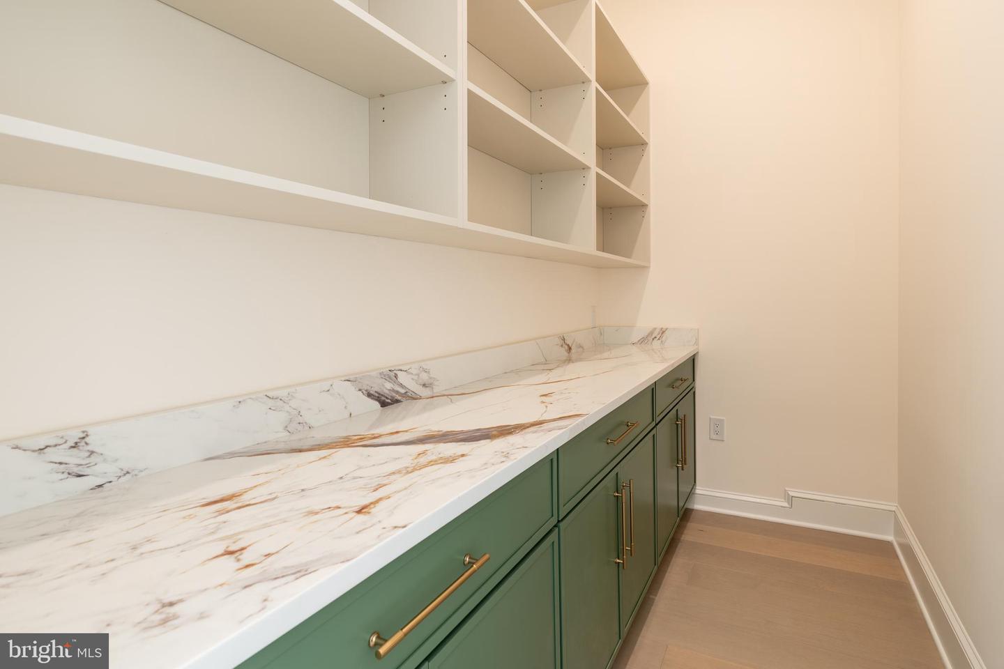 5631 MACARTHUR BLVD NW, WASHINGTON, District Of Columbia 20016, 6 Bedrooms Bedrooms, ,6 BathroomsBathrooms,Residential,For sale,5631 MACARTHUR BLVD NW,DCDC2215732 MLS # DCDC2215732