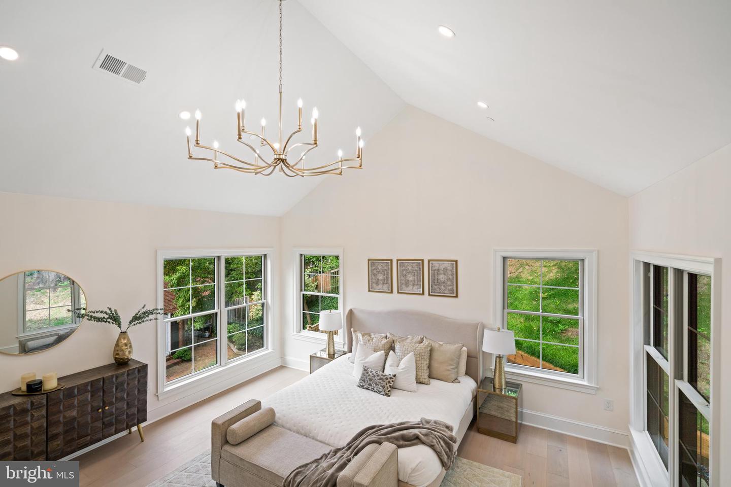 5631 MACARTHUR BLVD NW, WASHINGTON, District Of Columbia 20016, 6 Bedrooms Bedrooms, ,6 BathroomsBathrooms,Residential,For sale,5631 MACARTHUR BLVD NW,DCDC2215732 MLS # DCDC2215732