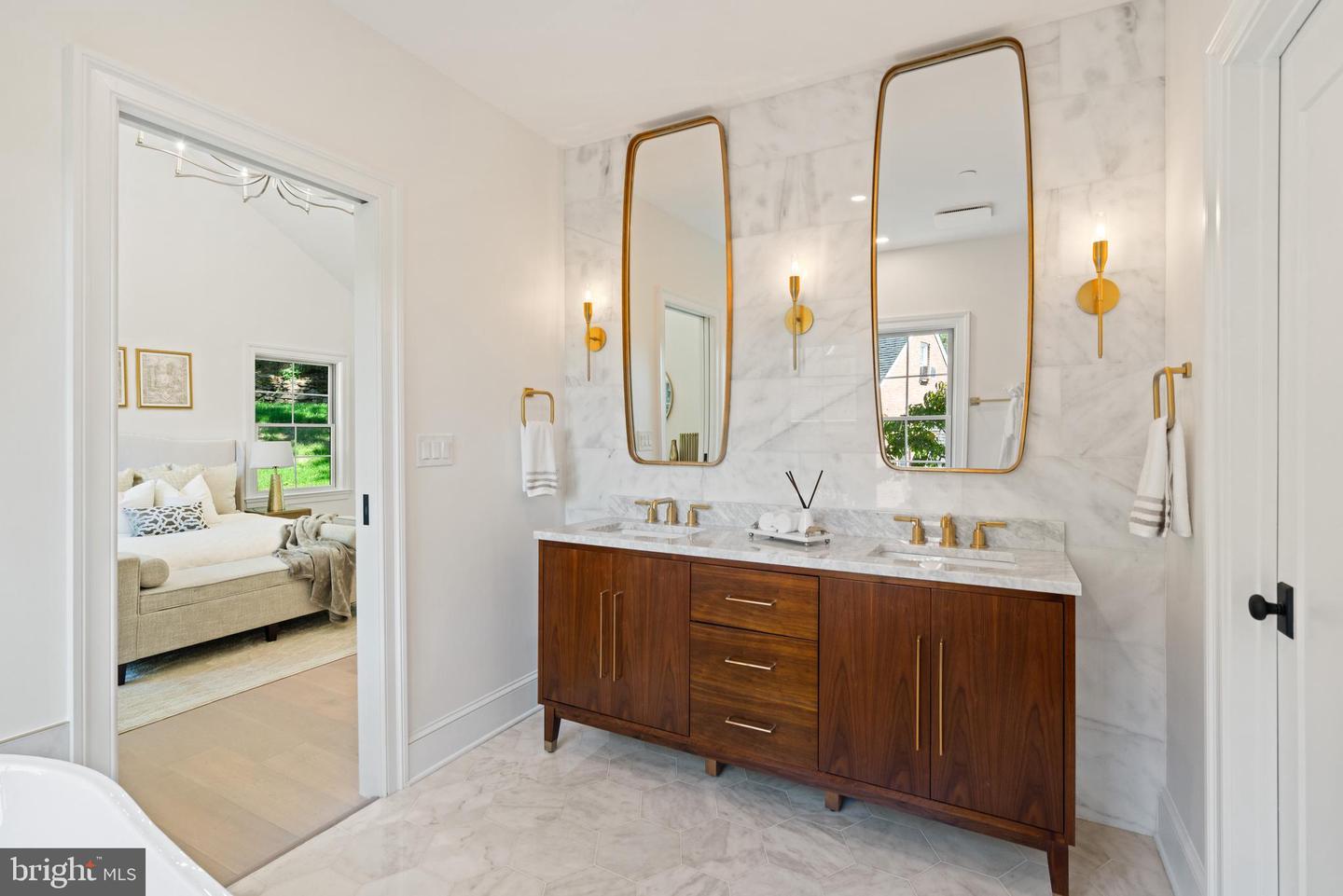 5631 MACARTHUR BLVD NW, WASHINGTON, District Of Columbia 20016, 6 Bedrooms Bedrooms, ,6 BathroomsBathrooms,Residential,For sale,5631 MACARTHUR BLVD NW,DCDC2215732 MLS # DCDC2215732