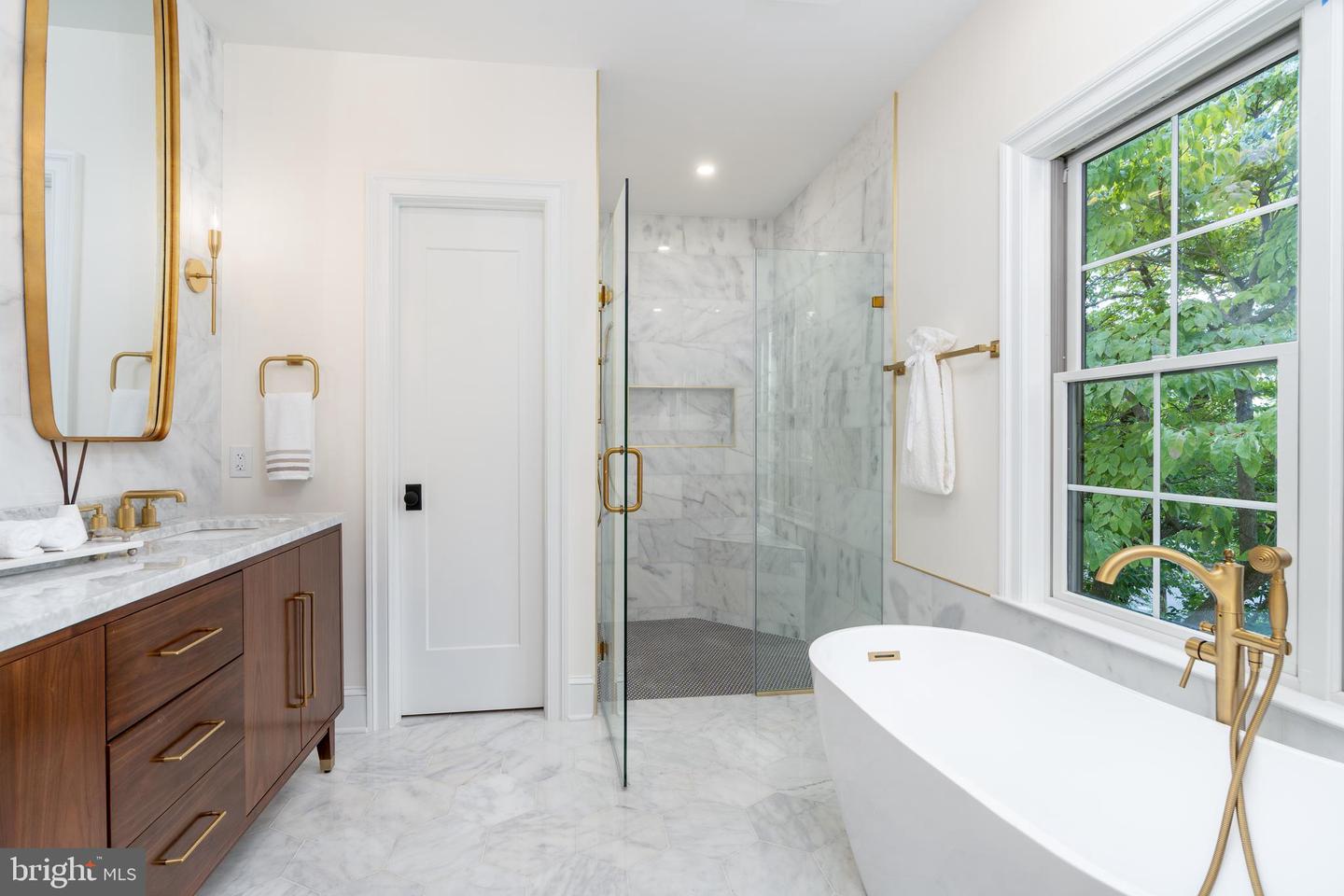 5631 MACARTHUR BLVD NW, WASHINGTON, District Of Columbia 20016, 6 Bedrooms Bedrooms, ,6 BathroomsBathrooms,Residential,For sale,5631 MACARTHUR BLVD NW,DCDC2215732 MLS # DCDC2215732