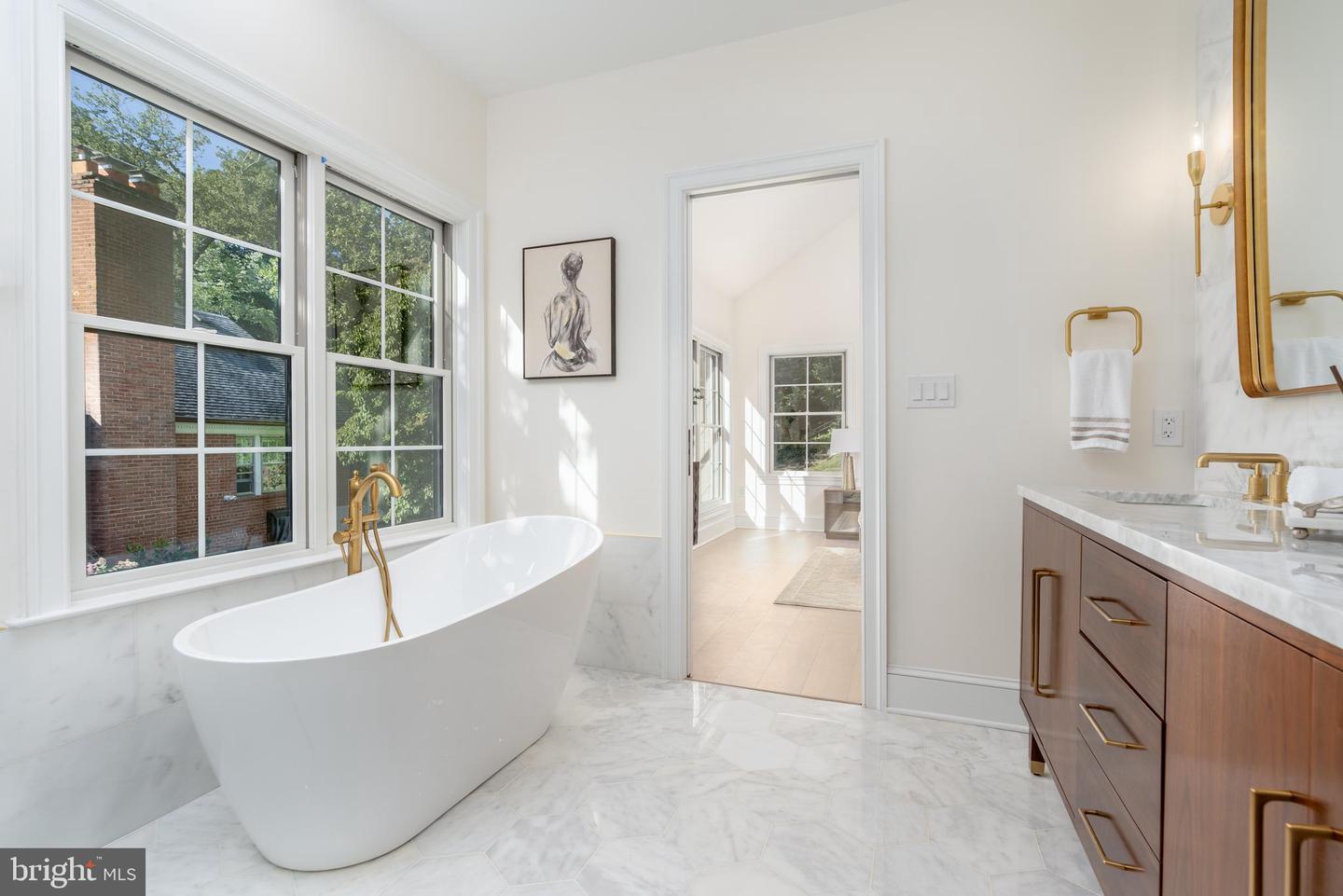 5631 MACARTHUR BLVD NW, WASHINGTON, District Of Columbia 20016, 6 Bedrooms Bedrooms, ,6 BathroomsBathrooms,Residential,For sale,5631 MACARTHUR BLVD NW,DCDC2215732 MLS # DCDC2215732