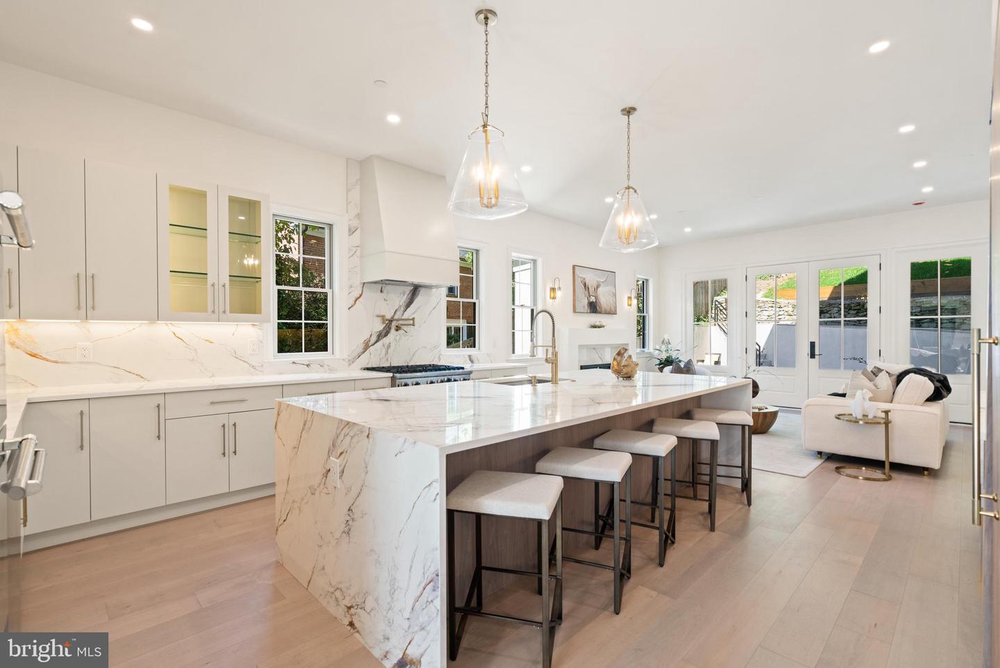 5631 MACARTHUR BLVD NW, WASHINGTON, District Of Columbia 20016, 6 Bedrooms Bedrooms, ,6 BathroomsBathrooms,Residential,For sale,5631 MACARTHUR BLVD NW,DCDC2215732 MLS # DCDC2215732