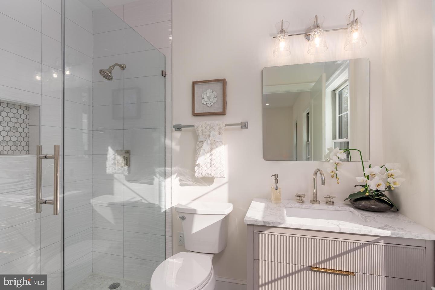 5631 MACARTHUR BLVD NW, WASHINGTON, District Of Columbia 20016, 6 Bedrooms Bedrooms, ,6 BathroomsBathrooms,Residential,For sale,5631 MACARTHUR BLVD NW,DCDC2215732 MLS # DCDC2215732