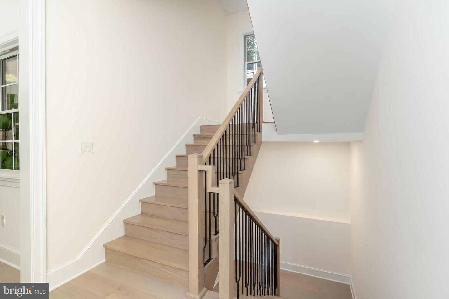 5631 MACARTHUR BLVD NW, WASHINGTON, District Of Columbia 20016, 6 Bedrooms Bedrooms, ,6 BathroomsBathrooms,Residential,For sale,5631 MACARTHUR BLVD NW,DCDC2215732 MLS # DCDC2215732