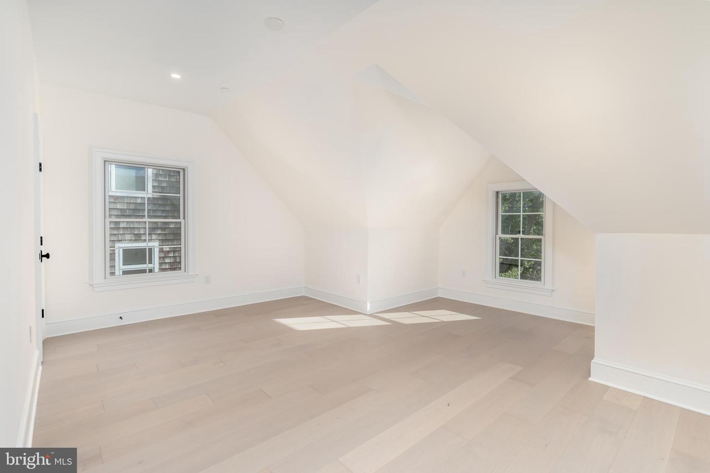 5631 MACARTHUR BLVD NW, WASHINGTON, District Of Columbia 20016, 6 Bedrooms Bedrooms, ,6 BathroomsBathrooms,Residential,For sale,5631 MACARTHUR BLVD NW,DCDC2215732 MLS # DCDC2215732