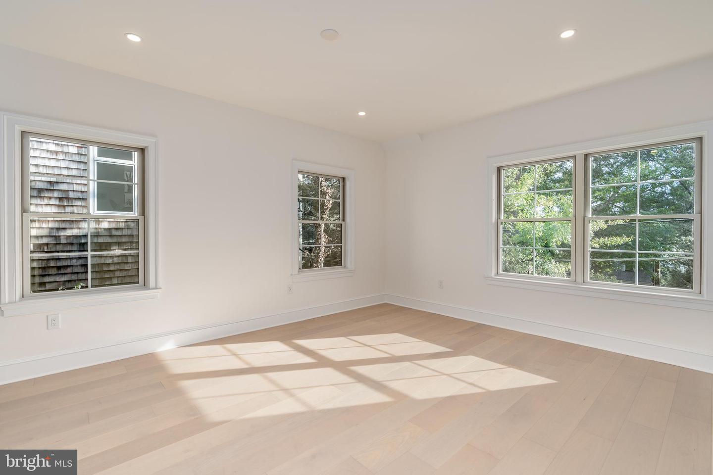 5631 MACARTHUR BLVD NW, WASHINGTON, District Of Columbia 20016, 6 Bedrooms Bedrooms, ,6 BathroomsBathrooms,Residential,For sale,5631 MACARTHUR BLVD NW,DCDC2215732 MLS # DCDC2215732