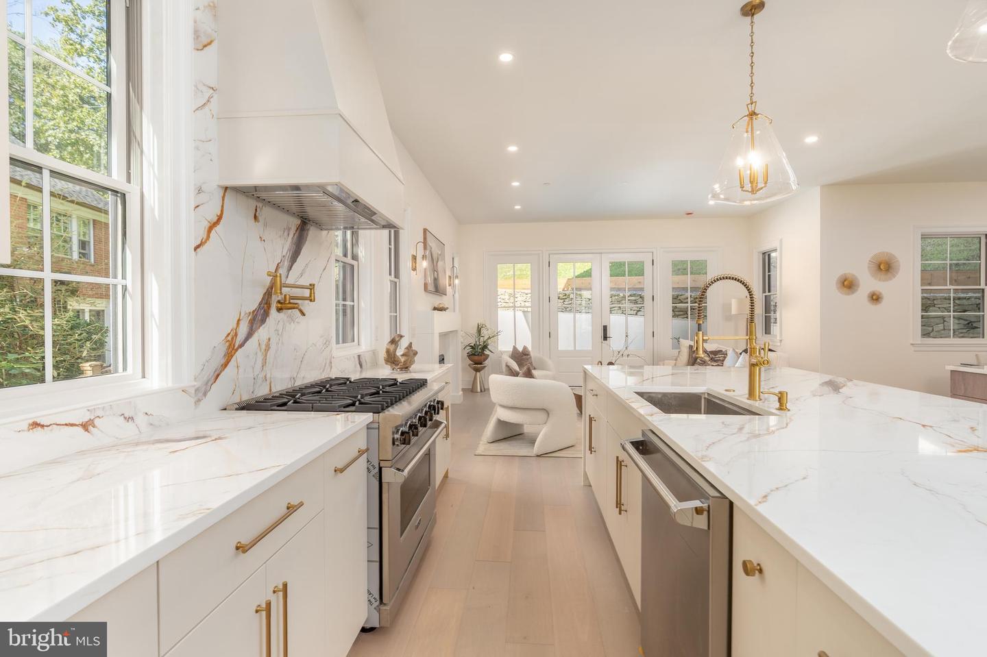 5631 MACARTHUR BLVD NW, WASHINGTON, District Of Columbia 20016, 6 Bedrooms Bedrooms, ,6 BathroomsBathrooms,Residential,For sale,5631 MACARTHUR BLVD NW,DCDC2215732 MLS # DCDC2215732