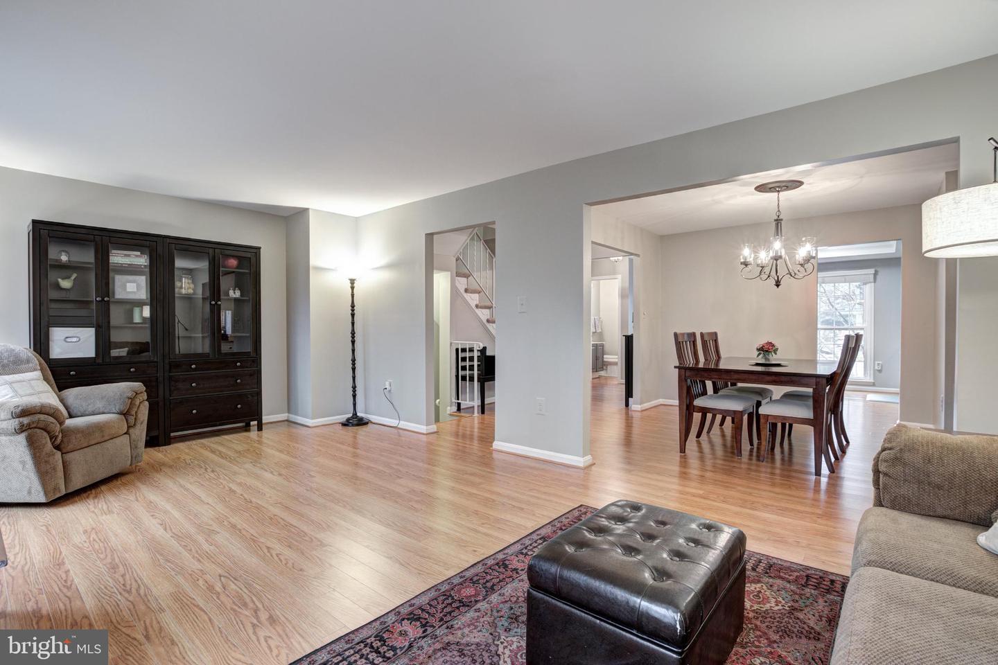7948 BETHELEN WOODS LN, SPRINGFIELD, Virginia 22153, 3 Bedrooms Bedrooms, ,2 BathroomsBathrooms,Residential,For sale,7948 BETHELEN WOODS LN,VAFX2262446 MLS # VAFX2262446