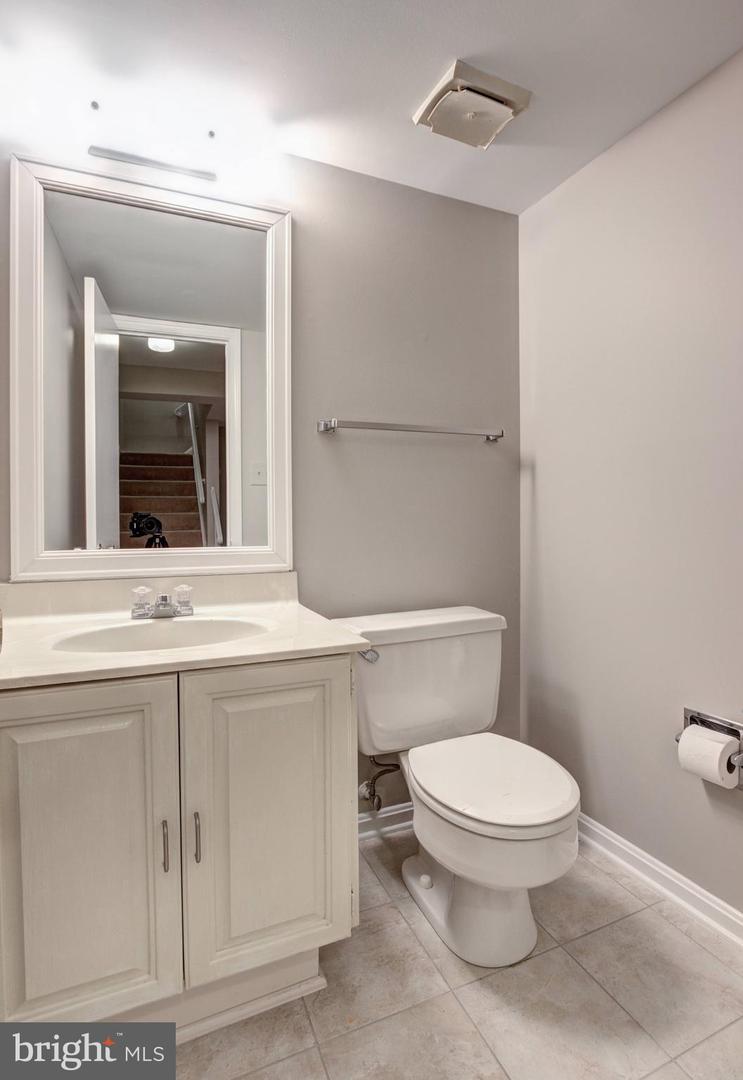 7948 BETHELEN WOODS LN, SPRINGFIELD, Virginia 22153, 3 Bedrooms Bedrooms, ,2 BathroomsBathrooms,Residential,For sale,7948 BETHELEN WOODS LN,VAFX2262446 MLS # VAFX2262446