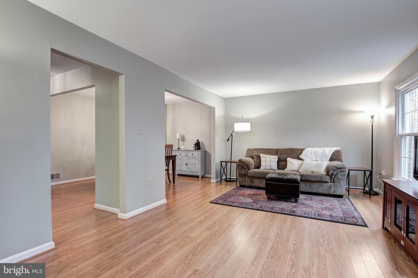 7948 BETHELEN WOODS LN, SPRINGFIELD, Virginia 22153, 3 Bedrooms Bedrooms, ,2 BathroomsBathrooms,Residential,For sale,7948 BETHELEN WOODS LN,VAFX2262446 MLS # VAFX2262446