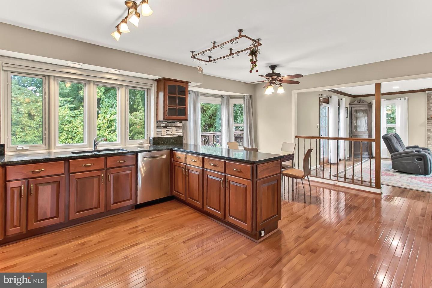 406 WOODGROVE CT, HERNDON, Virginia 20170, 5 Bedrooms Bedrooms, ,4 BathroomsBathrooms,Residential,For sale,406 WOODGROVE CT,VAFX2262652 MLS # VAFX2262652