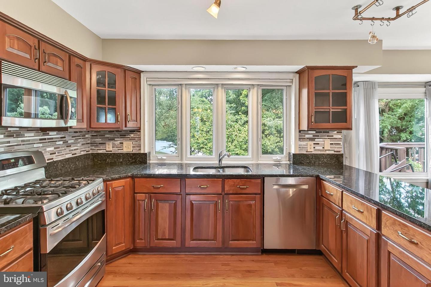 406 WOODGROVE CT, HERNDON, Virginia 20170, 5 Bedrooms Bedrooms, ,4 BathroomsBathrooms,Residential,For sale,406 WOODGROVE CT,VAFX2262652 MLS # VAFX2262652