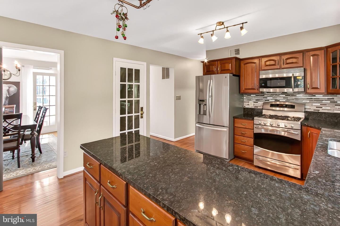 406 WOODGROVE CT, HERNDON, Virginia 20170, 5 Bedrooms Bedrooms, ,4 BathroomsBathrooms,Residential,For sale,406 WOODGROVE CT,VAFX2262652 MLS # VAFX2262652