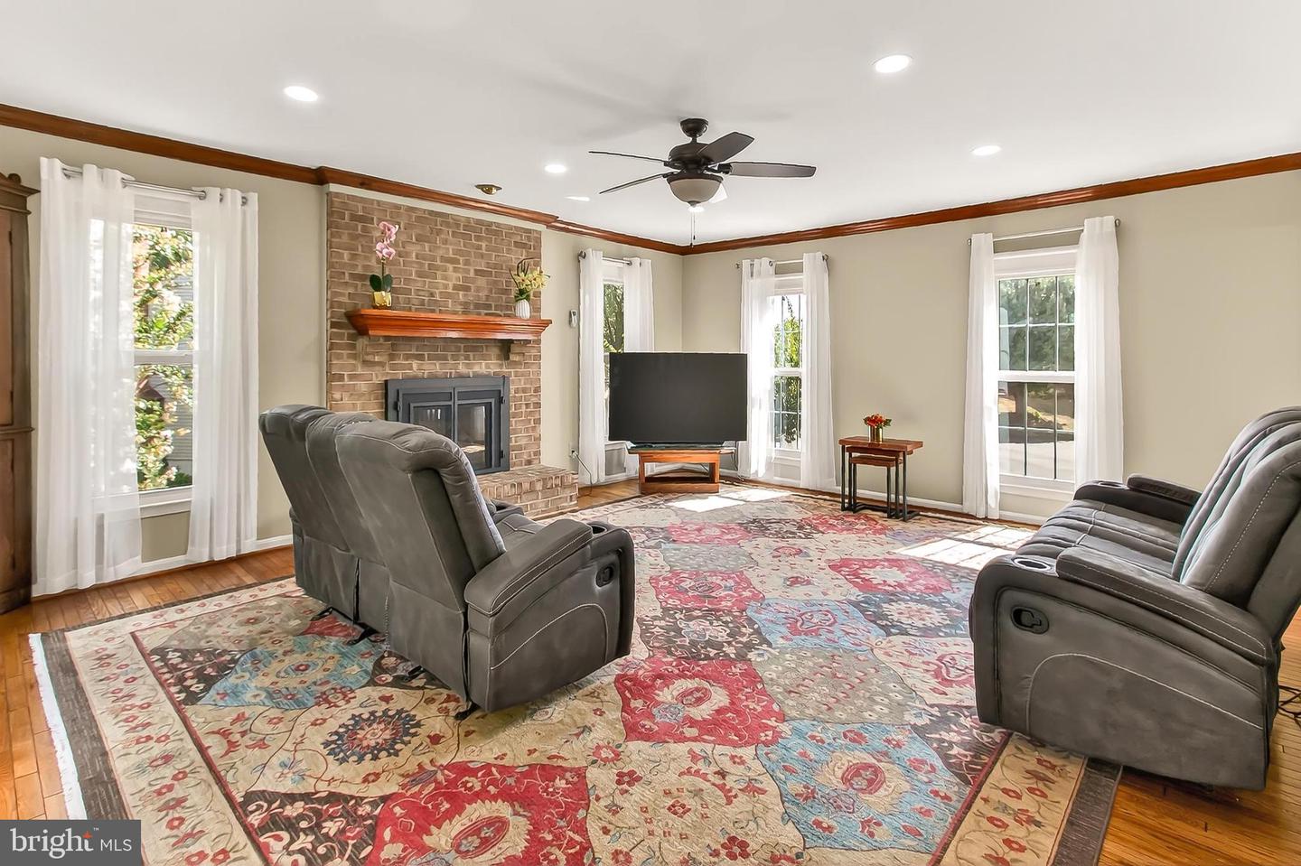 406 WOODGROVE CT, HERNDON, Virginia 20170, 5 Bedrooms Bedrooms, ,4 BathroomsBathrooms,Residential,For sale,406 WOODGROVE CT,VAFX2262652 MLS # VAFX2262652