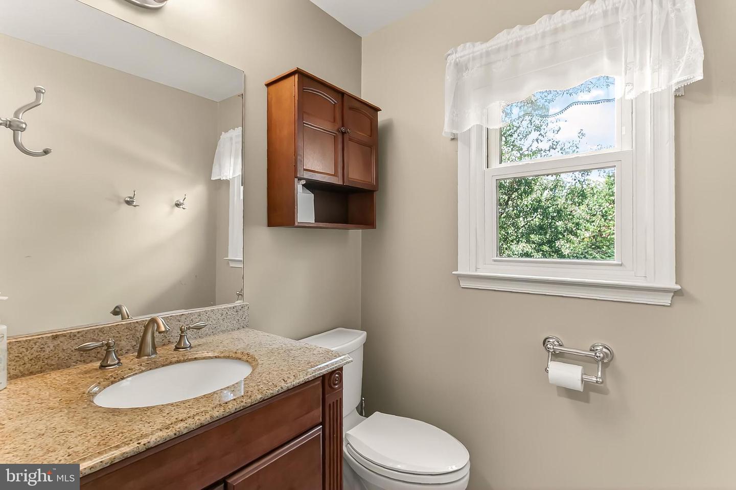 406 WOODGROVE CT, HERNDON, Virginia 20170, 5 Bedrooms Bedrooms, ,4 BathroomsBathrooms,Residential,For sale,406 WOODGROVE CT,VAFX2262652 MLS # VAFX2262652