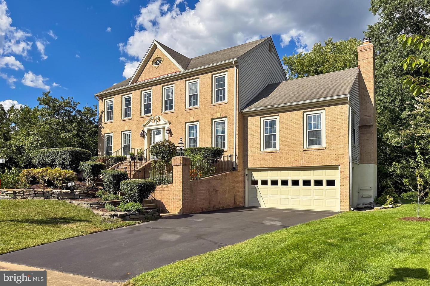 406 WOODGROVE CT, HERNDON, Virginia 20170, 5 Bedrooms Bedrooms, ,4 BathroomsBathrooms,Residential,For sale,406 WOODGROVE CT,VAFX2262652 MLS # VAFX2262652