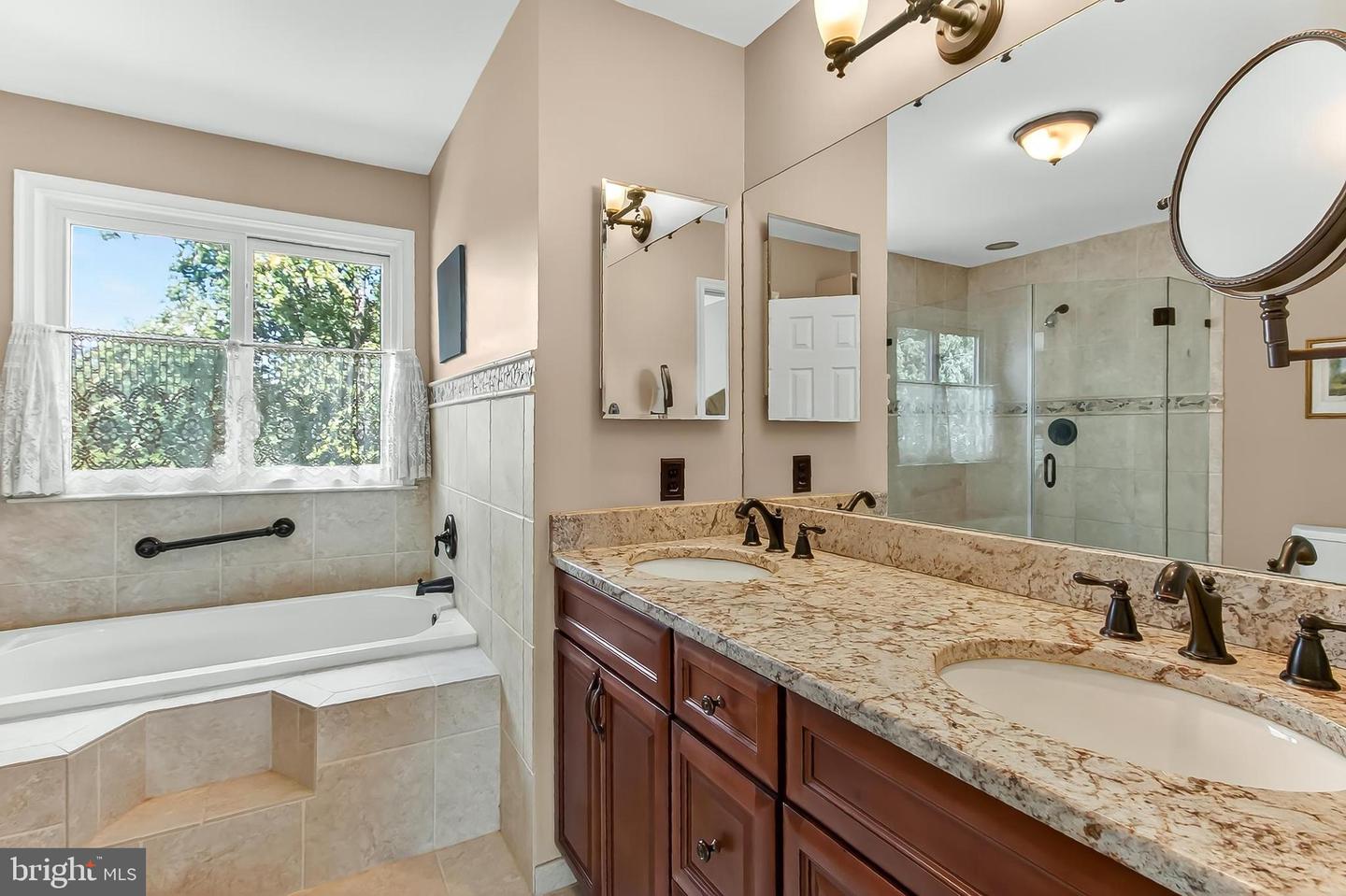 406 WOODGROVE CT, HERNDON, Virginia 20170, 5 Bedrooms Bedrooms, ,4 BathroomsBathrooms,Residential,For sale,406 WOODGROVE CT,VAFX2262652 MLS # VAFX2262652