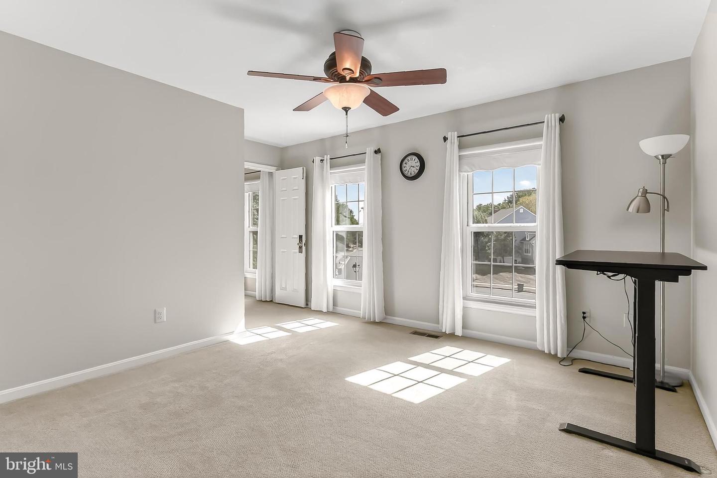 406 WOODGROVE CT, HERNDON, Virginia 20170, 5 Bedrooms Bedrooms, ,4 BathroomsBathrooms,Residential,For sale,406 WOODGROVE CT,VAFX2262652 MLS # VAFX2262652