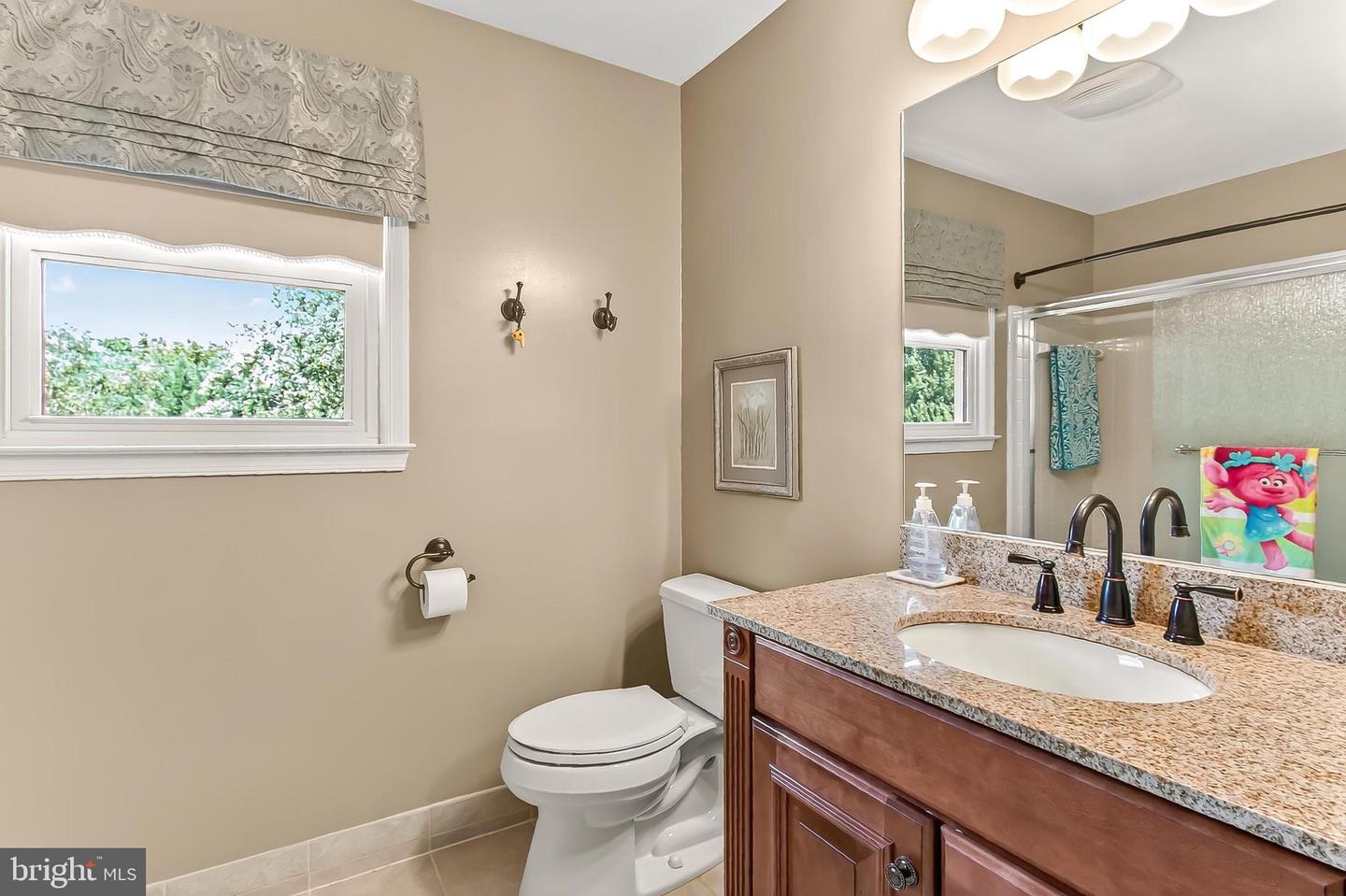 406 WOODGROVE CT, HERNDON, Virginia 20170, 5 Bedrooms Bedrooms, ,4 BathroomsBathrooms,Residential,For sale,406 WOODGROVE CT,VAFX2262652 MLS # VAFX2262652