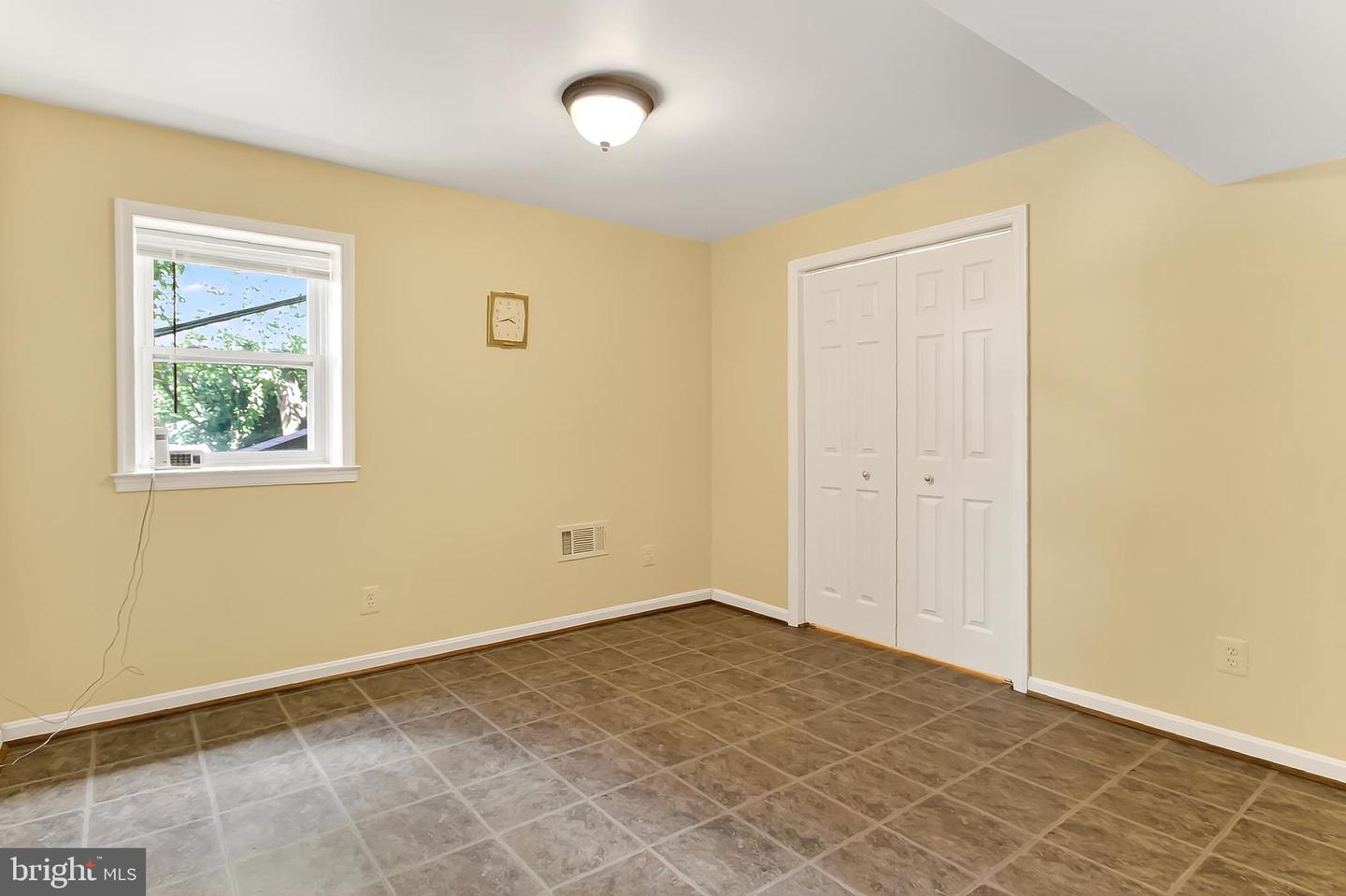 406 WOODGROVE CT, HERNDON, Virginia 20170, 5 Bedrooms Bedrooms, ,4 BathroomsBathrooms,Residential,For sale,406 WOODGROVE CT,VAFX2262652 MLS # VAFX2262652
