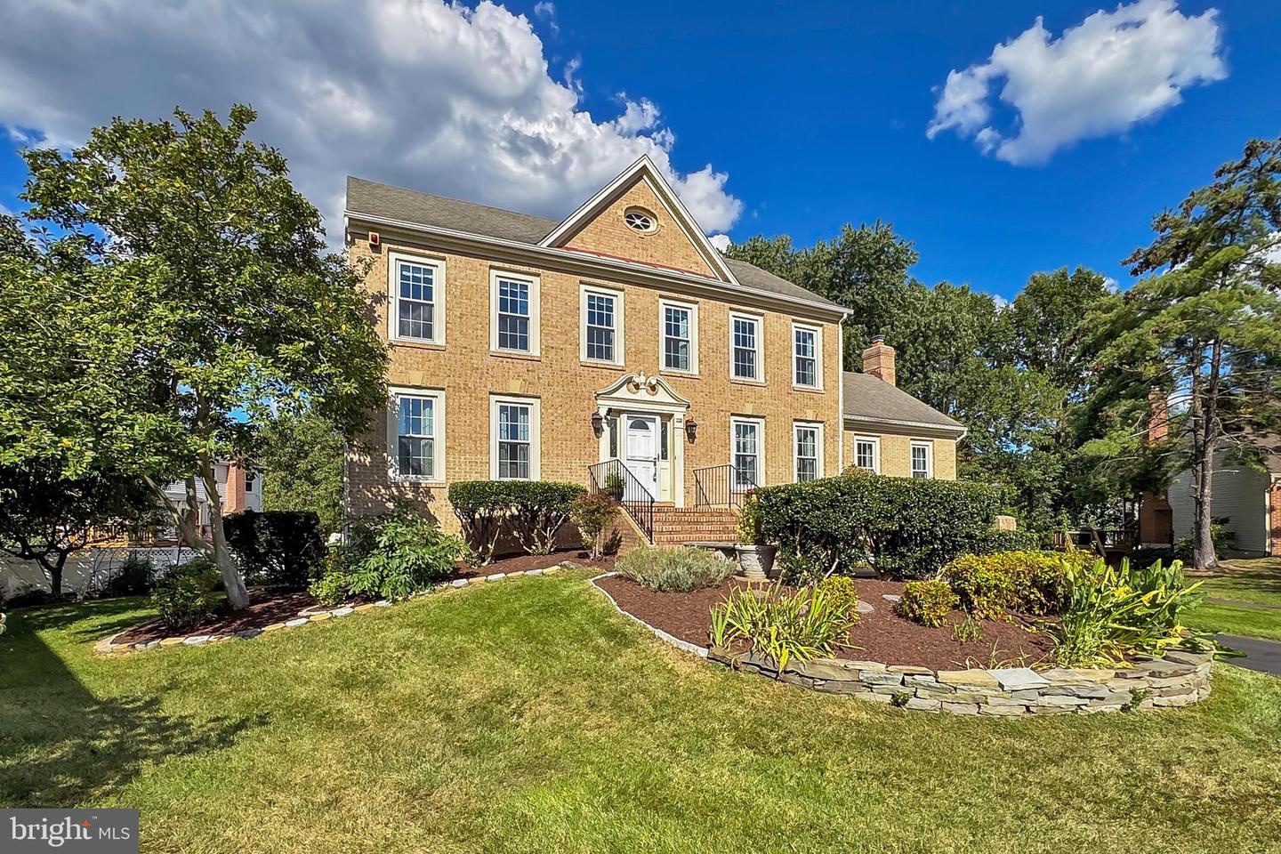 406 WOODGROVE CT, HERNDON, Virginia 20170, 5 Bedrooms Bedrooms, ,4 BathroomsBathrooms,Residential,For sale,406 WOODGROVE CT,VAFX2262652 MLS # VAFX2262652