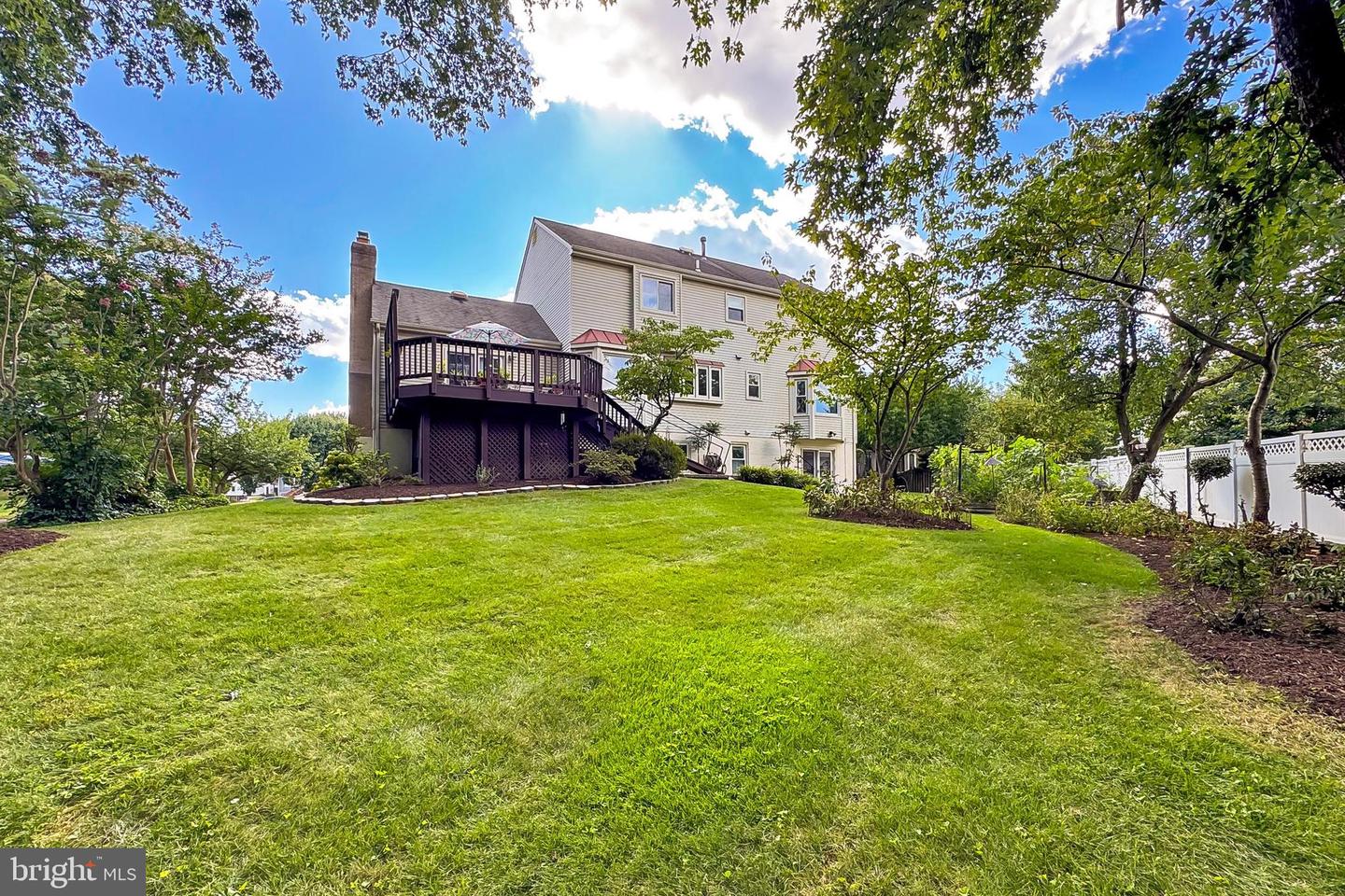 406 WOODGROVE CT, HERNDON, Virginia 20170, 5 Bedrooms Bedrooms, ,4 BathroomsBathrooms,Residential,For sale,406 WOODGROVE CT,VAFX2262652 MLS # VAFX2262652