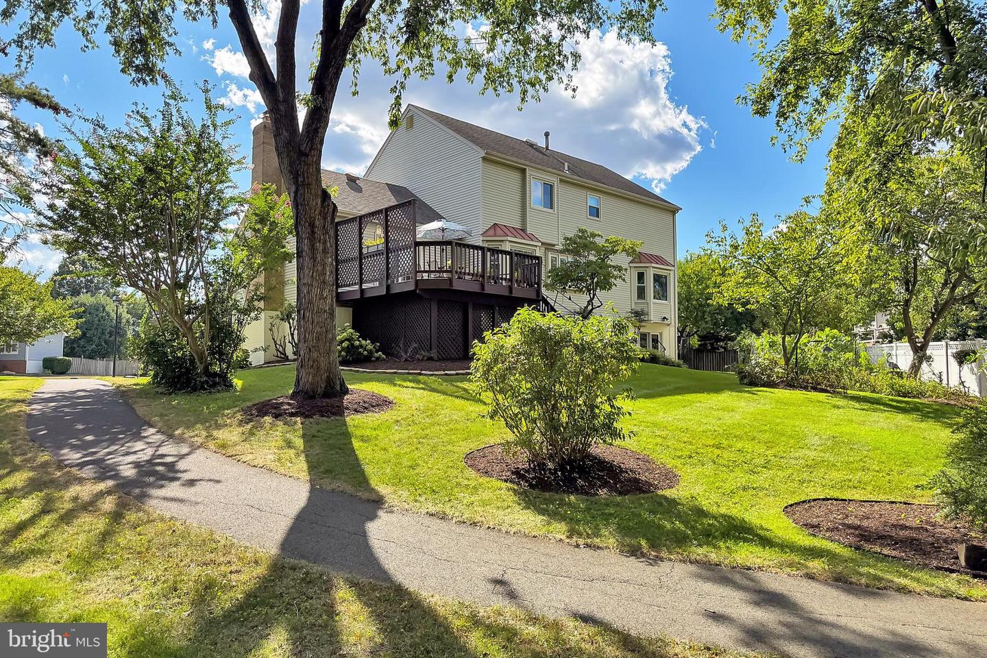 406 WOODGROVE CT, HERNDON, Virginia 20170, 5 Bedrooms Bedrooms, ,4 BathroomsBathrooms,Residential,For sale,406 WOODGROVE CT,VAFX2262652 MLS # VAFX2262652