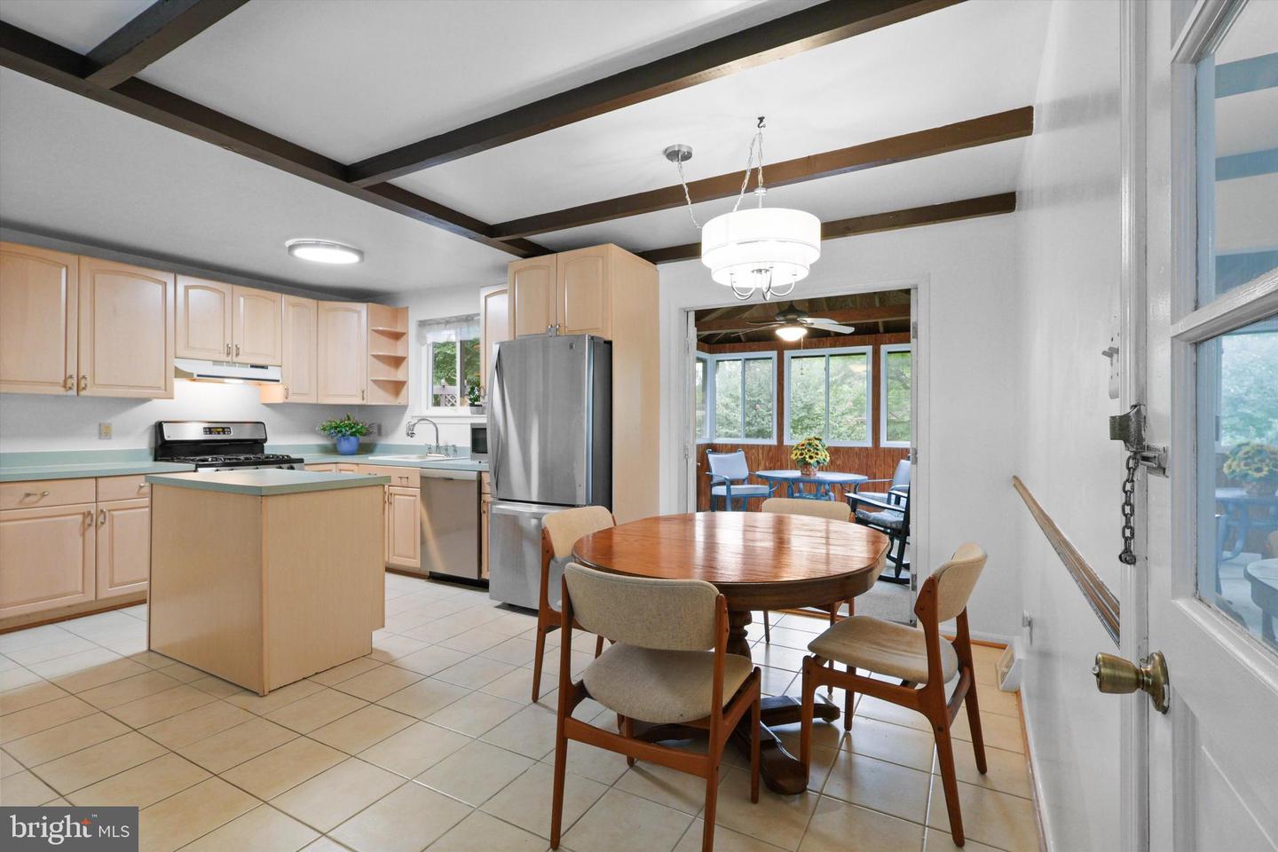 10105 COMMONWEALTH BLVD, FAIRFAX, Virginia 22032, 4 Bedrooms Bedrooms, ,2 BathroomsBathrooms,Residential,For sale,10105 COMMONWEALTH BLVD,VAFX2262848 MLS # VAFX2262848