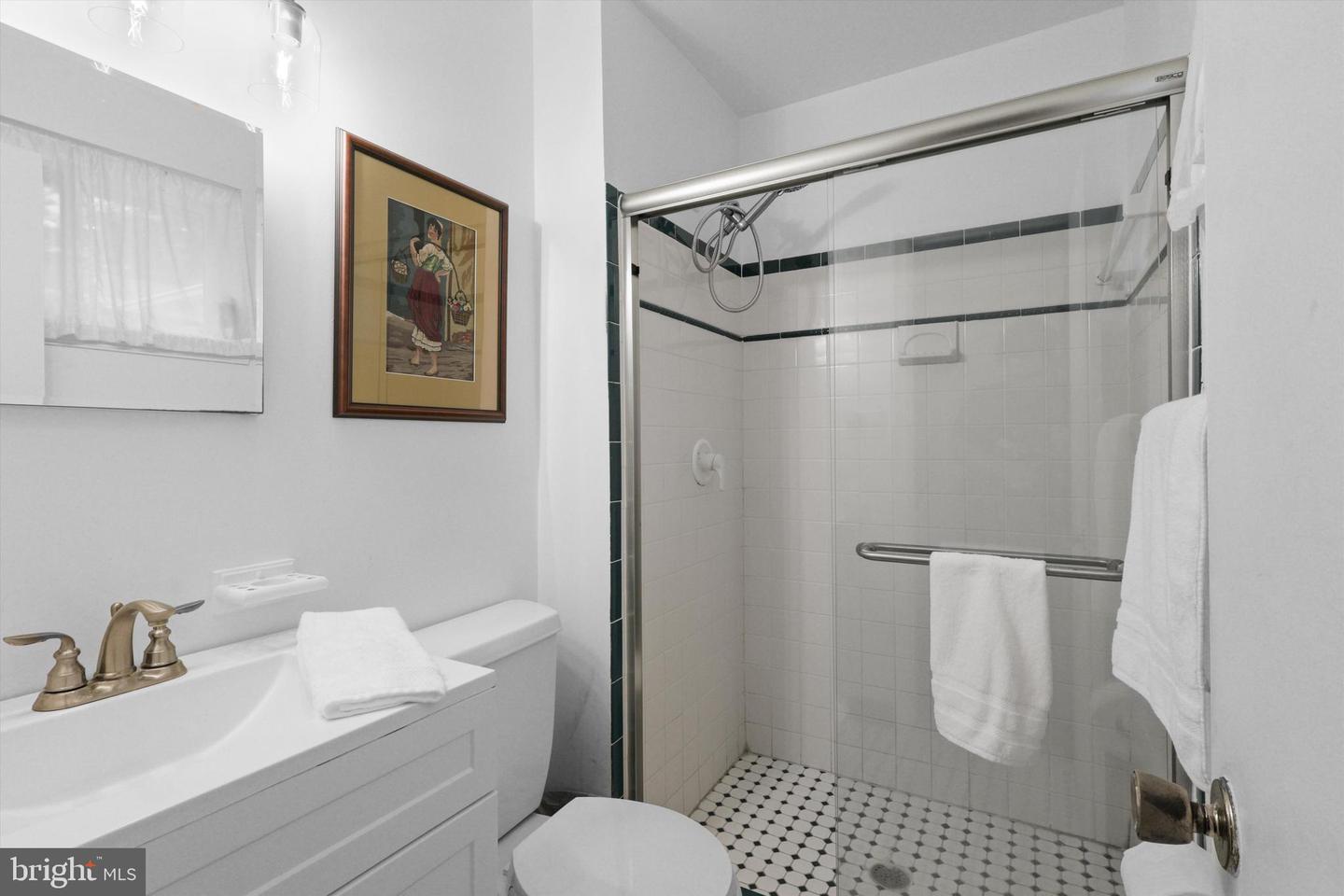 10105 COMMONWEALTH BLVD, FAIRFAX, Virginia 22032, 4 Bedrooms Bedrooms, ,2 BathroomsBathrooms,Residential,For sale,10105 COMMONWEALTH BLVD,VAFX2262848 MLS # VAFX2262848