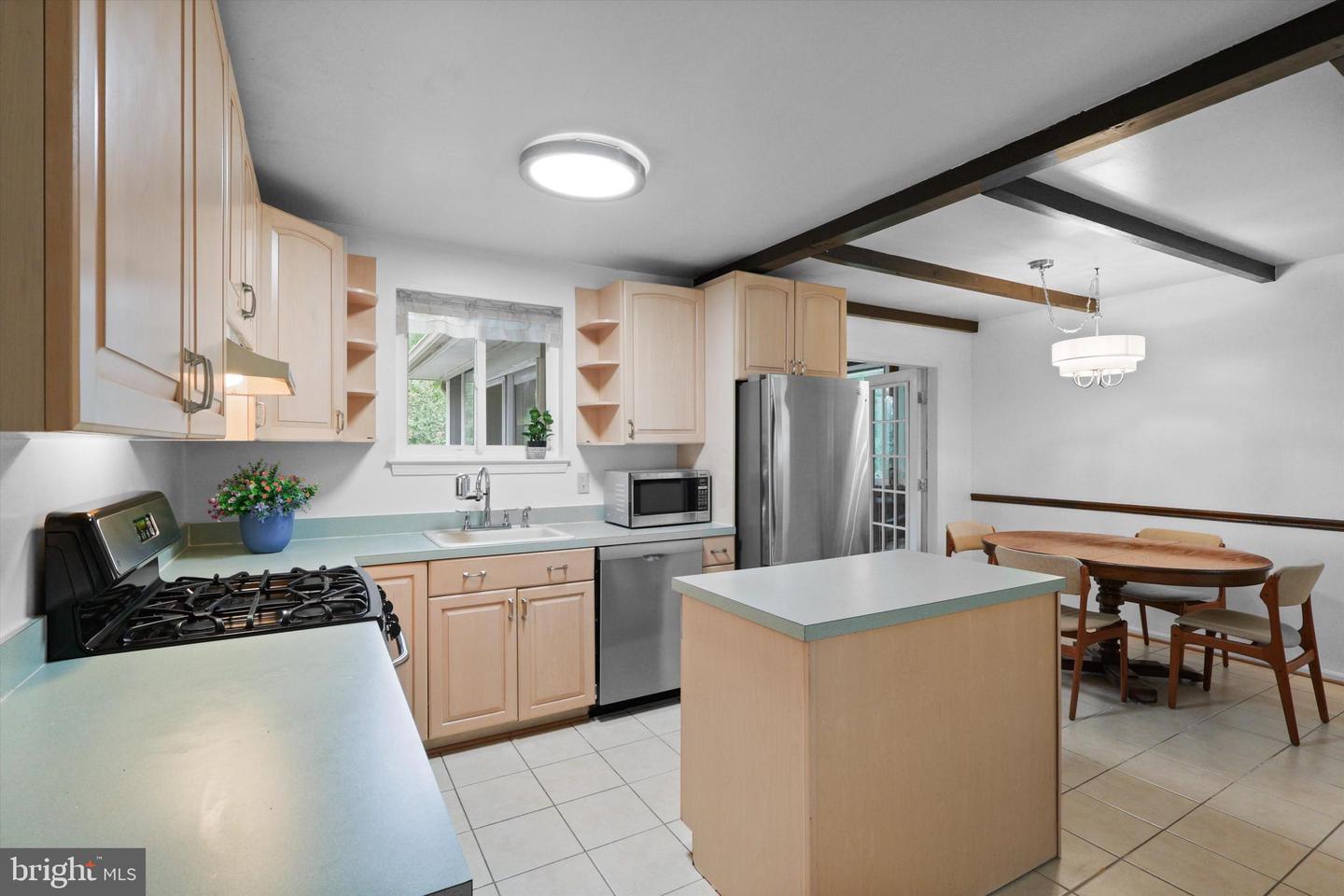 10105 COMMONWEALTH BLVD, FAIRFAX, Virginia 22032, 4 Bedrooms Bedrooms, ,2 BathroomsBathrooms,Residential,For sale,10105 COMMONWEALTH BLVD,VAFX2262848 MLS # VAFX2262848
