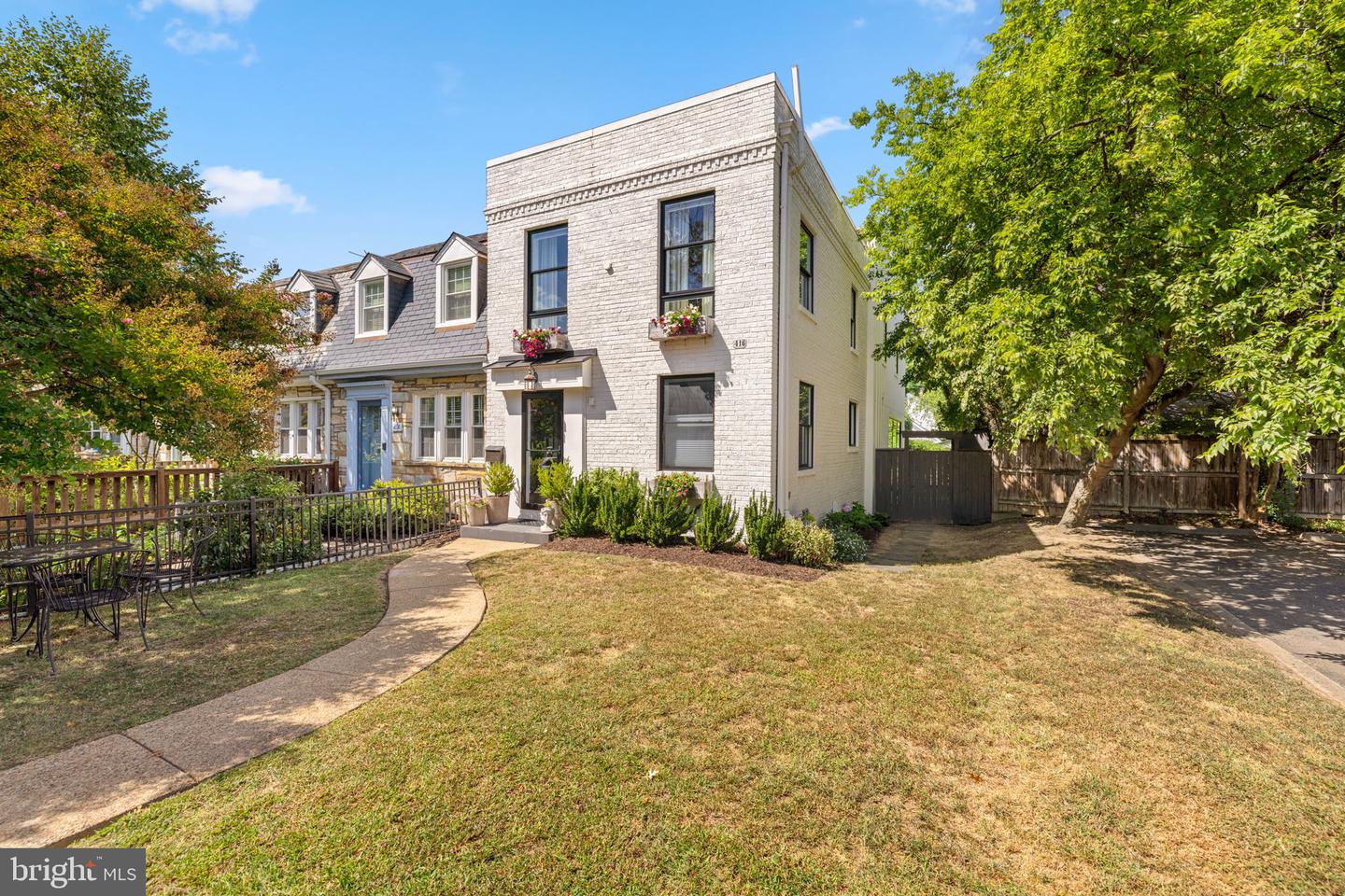 416 DUNCAN AVE, ALEXANDRIA, Virginia 22301, 3 Bedrooms Bedrooms, ,3 BathroomsBathrooms,Residential,For sale,416 DUNCAN AVE,VAAX2048902 MLS # VAAX2048902