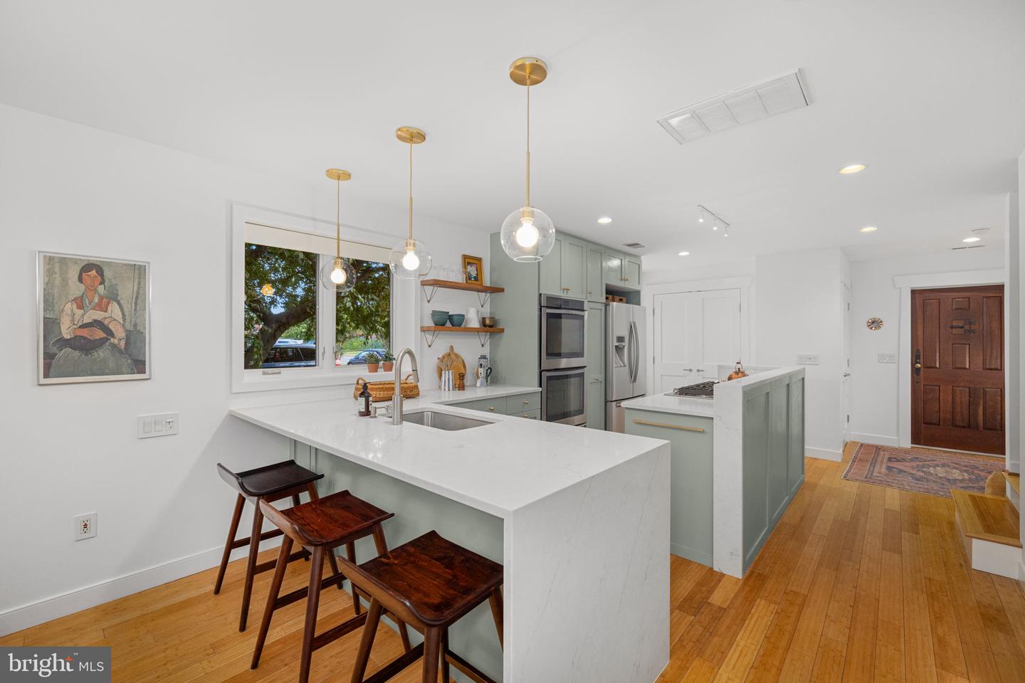 416 DUNCAN AVE, ALEXANDRIA, Virginia 22301, 3 Bedrooms Bedrooms, ,3 BathroomsBathrooms,Residential,For sale,416 DUNCAN AVE,VAAX2048902 MLS # VAAX2048902