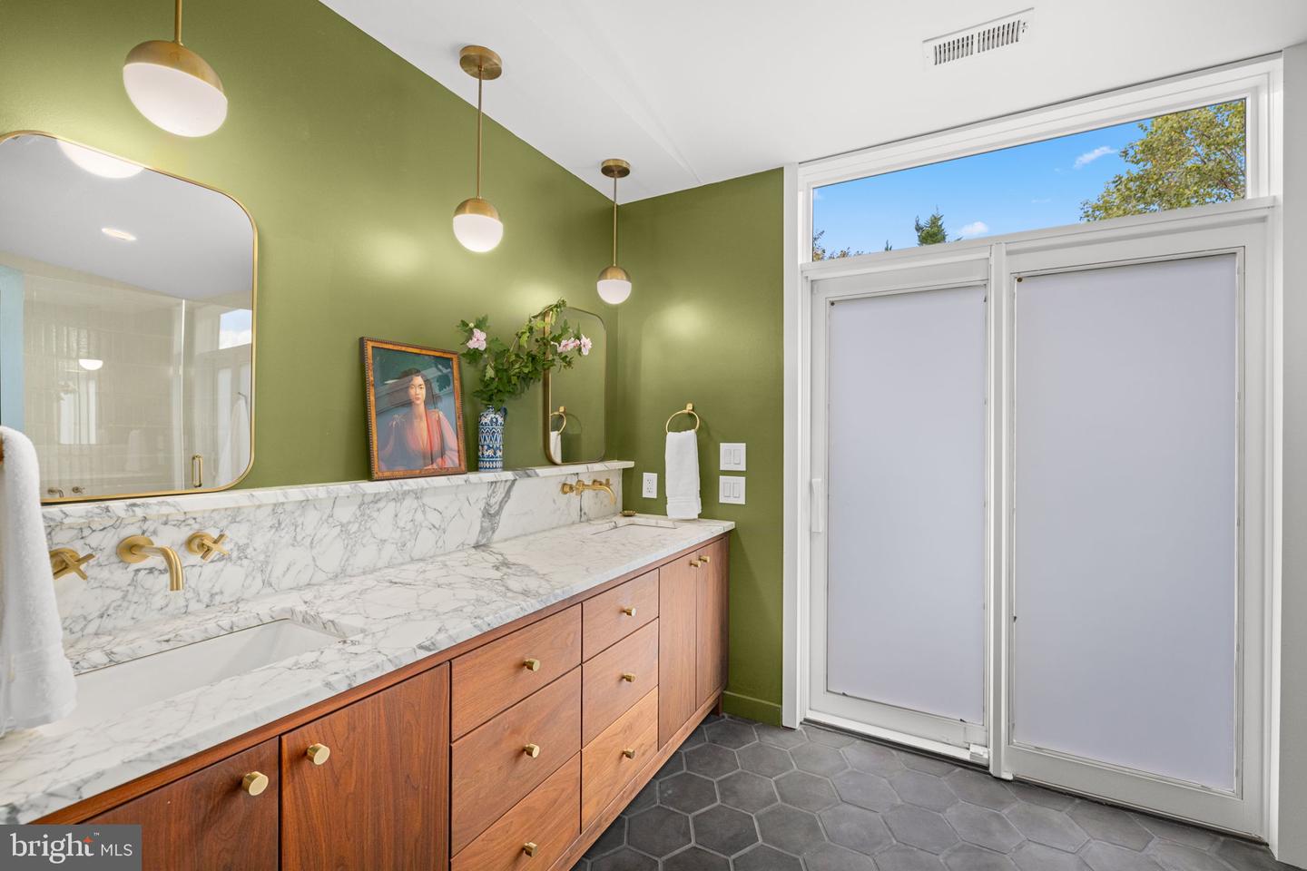 416 DUNCAN AVE, ALEXANDRIA, Virginia 22301, 3 Bedrooms Bedrooms, ,3 BathroomsBathrooms,Residential,For sale,416 DUNCAN AVE,VAAX2048902 MLS # VAAX2048902