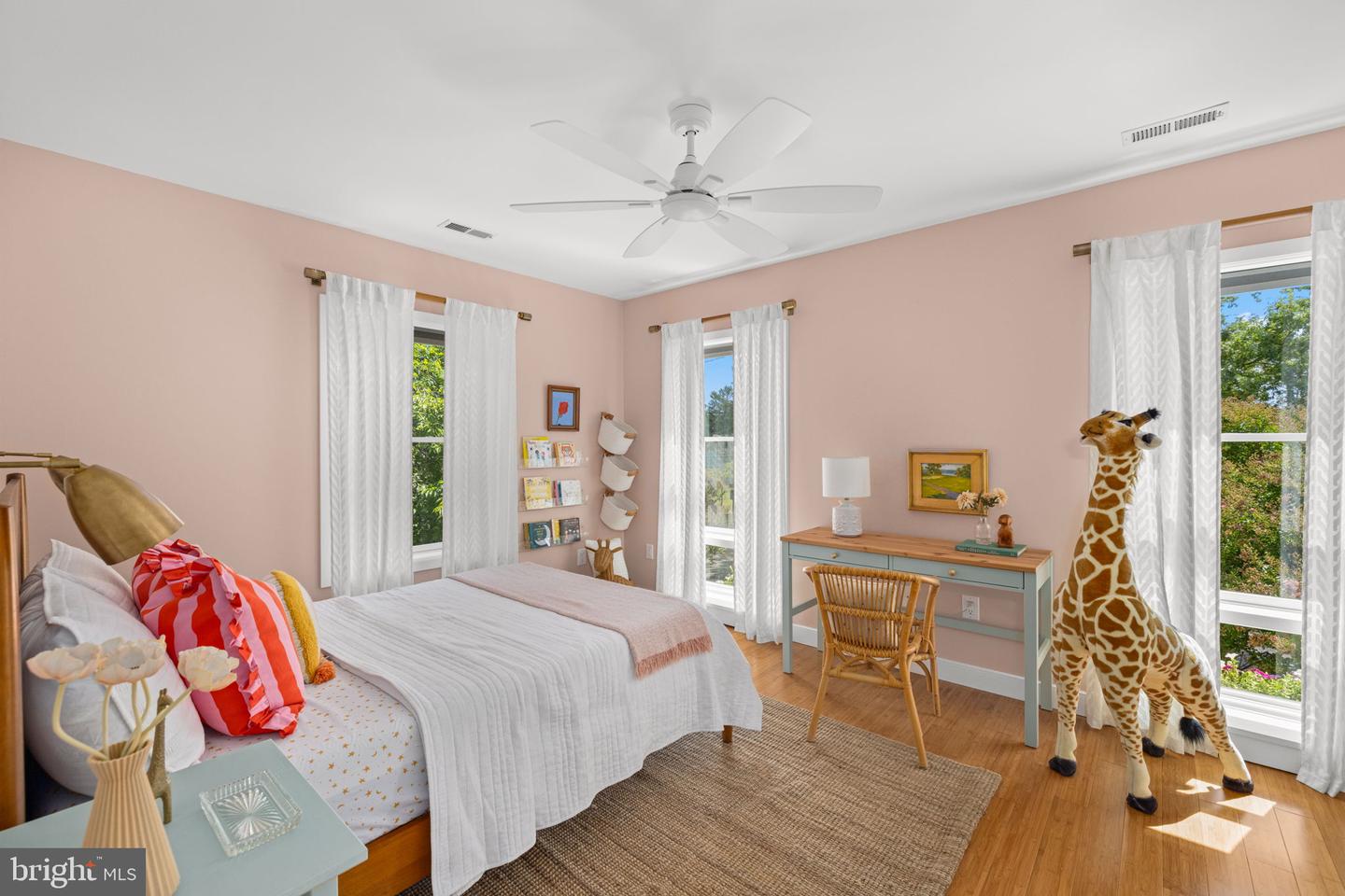 416 DUNCAN AVE, ALEXANDRIA, Virginia 22301, 3 Bedrooms Bedrooms, ,3 BathroomsBathrooms,Residential,For sale,416 DUNCAN AVE,VAAX2048902 MLS # VAAX2048902