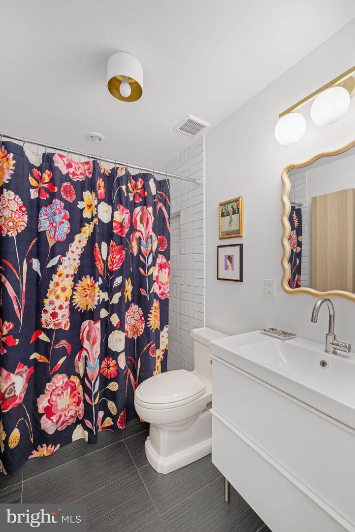 416 DUNCAN AVE, ALEXANDRIA, Virginia 22301, 3 Bedrooms Bedrooms, ,3 BathroomsBathrooms,Residential,For sale,416 DUNCAN AVE,VAAX2048902 MLS # VAAX2048902