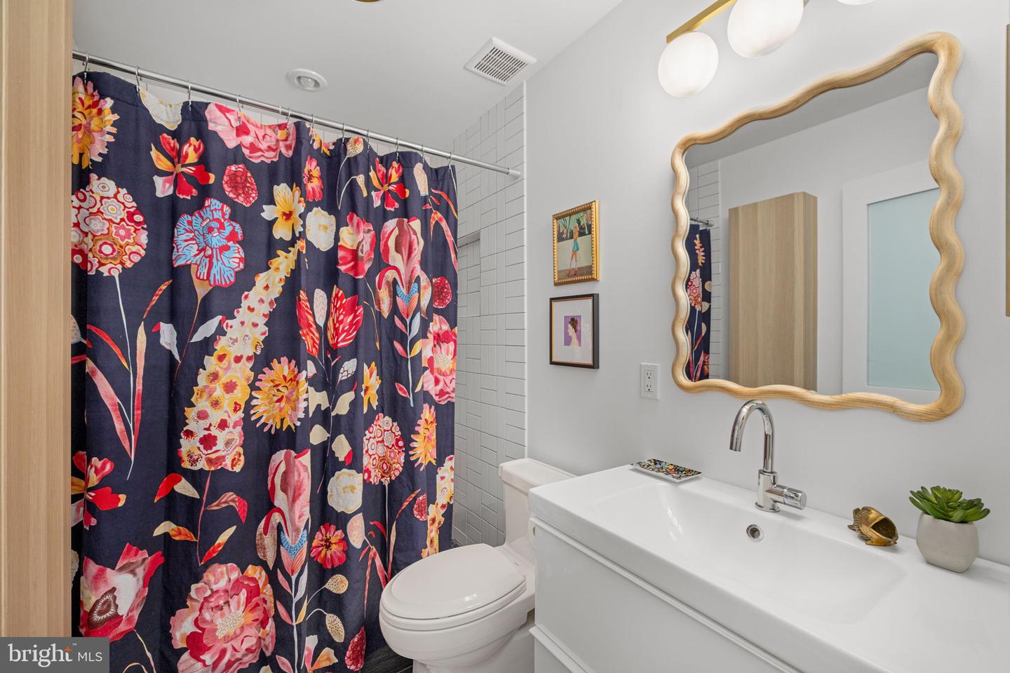 416 DUNCAN AVE, ALEXANDRIA, Virginia 22301, 3 Bedrooms Bedrooms, ,3 BathroomsBathrooms,Residential,For sale,416 DUNCAN AVE,VAAX2048902 MLS # VAAX2048902