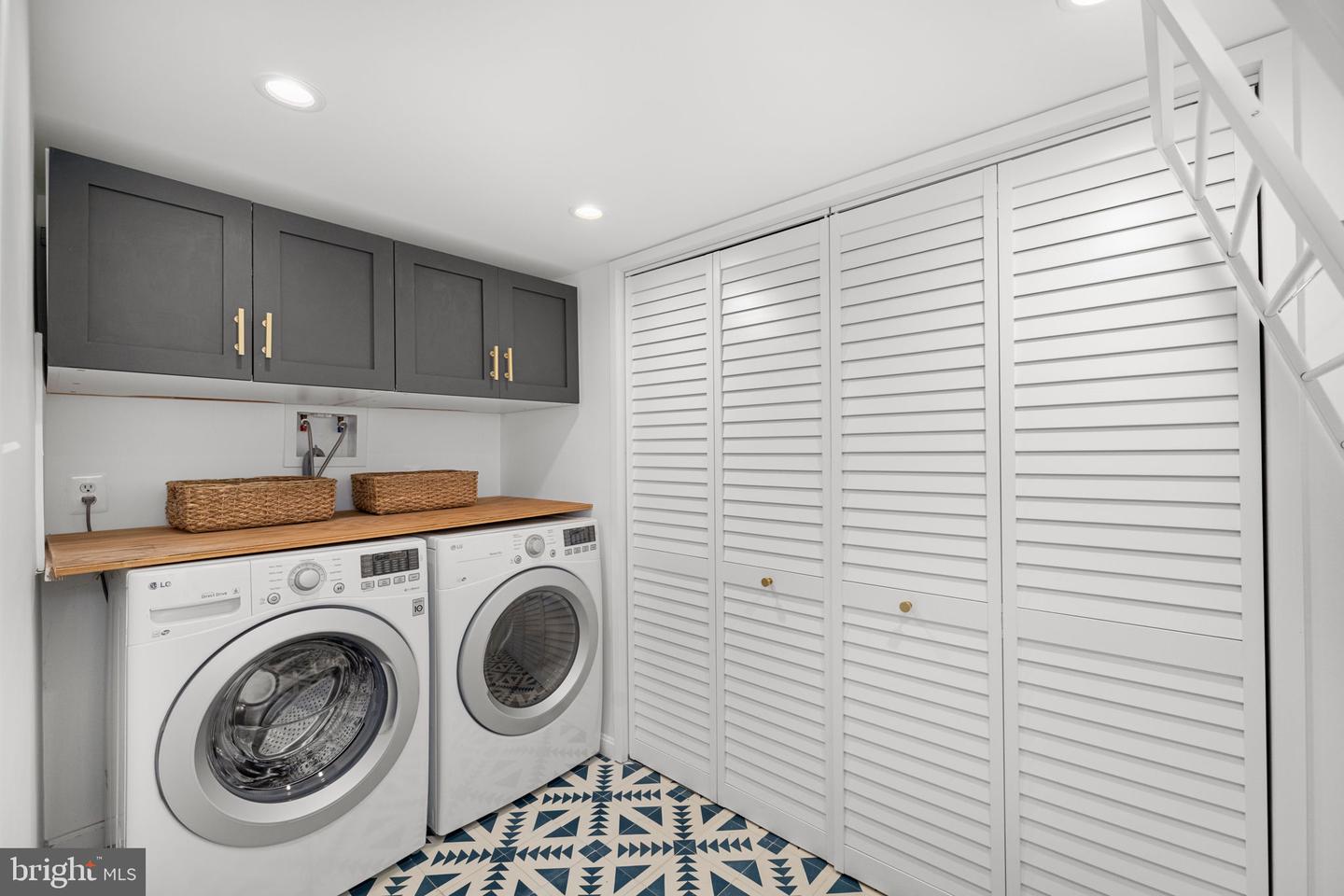 416 DUNCAN AVE, ALEXANDRIA, Virginia 22301, 3 Bedrooms Bedrooms, ,3 BathroomsBathrooms,Residential,For sale,416 DUNCAN AVE,VAAX2048902 MLS # VAAX2048902