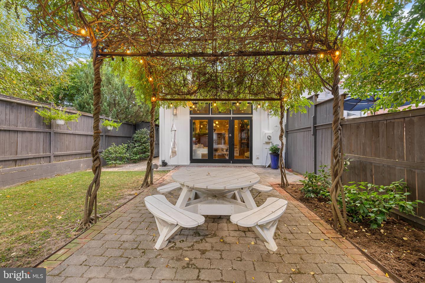416 DUNCAN AVE, ALEXANDRIA, Virginia 22301, 3 Bedrooms Bedrooms, ,3 BathroomsBathrooms,Residential,For sale,416 DUNCAN AVE,VAAX2048902 MLS # VAAX2048902