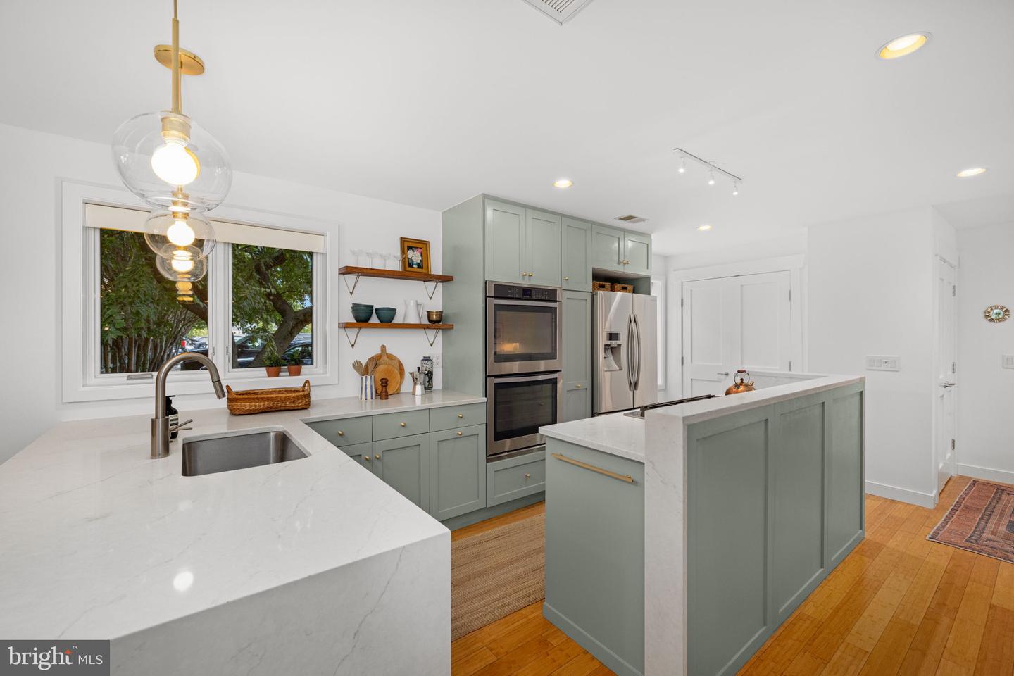 416 DUNCAN AVE, ALEXANDRIA, Virginia 22301, 3 Bedrooms Bedrooms, ,3 BathroomsBathrooms,Residential,For sale,416 DUNCAN AVE,VAAX2048902 MLS # VAAX2048902