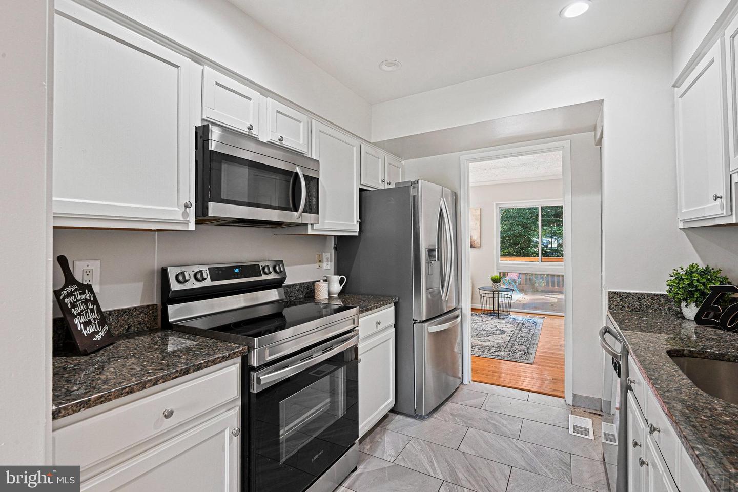 3052 SUGAR LN, VIENNA, Virginia 22181, 4 Bedrooms Bedrooms, ,3 BathroomsBathrooms,Residential,For sale,3052 SUGAR LN,VAFX2263086 MLS # VAFX2263086