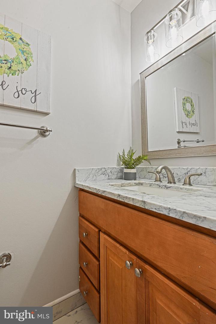 3052 SUGAR LN, VIENNA, Virginia 22181, 4 Bedrooms Bedrooms, ,3 BathroomsBathrooms,Residential,For sale,3052 SUGAR LN,VAFX2263086 MLS # VAFX2263086